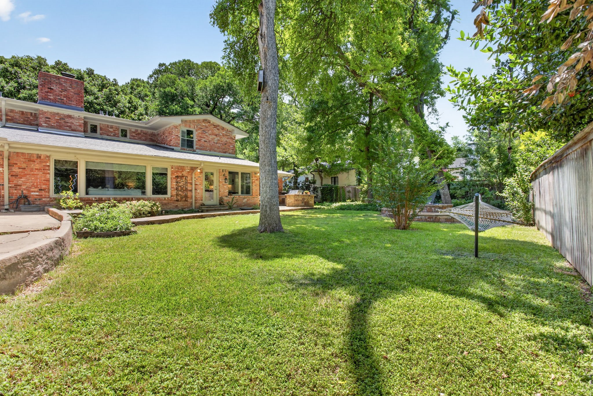 3712 Fox Hollow Street