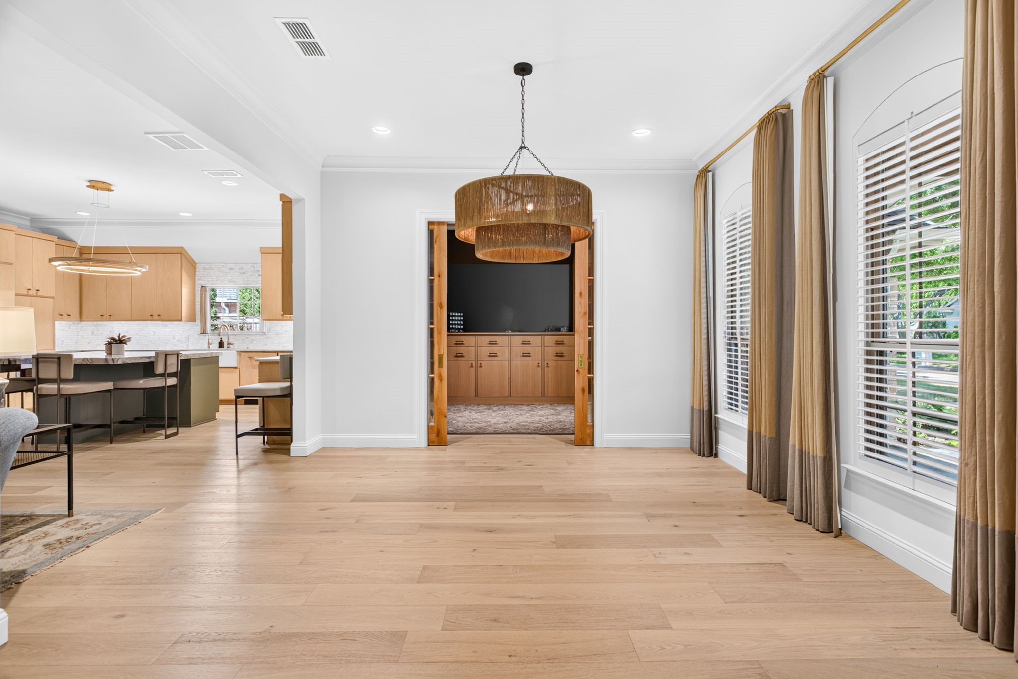 2832 Manorwood