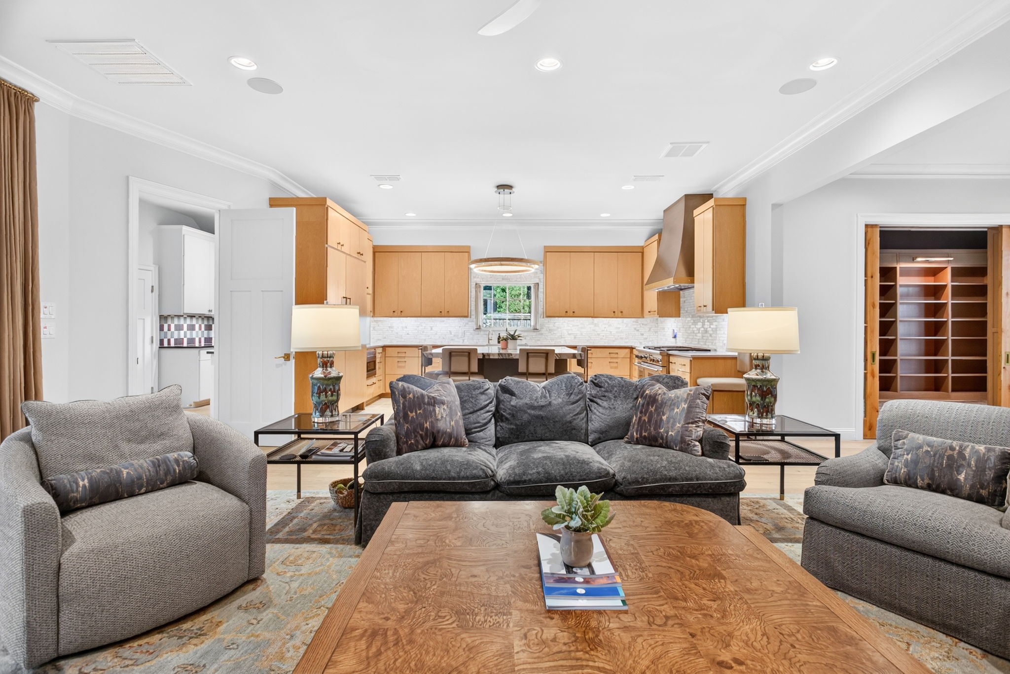 2832 Manorwood