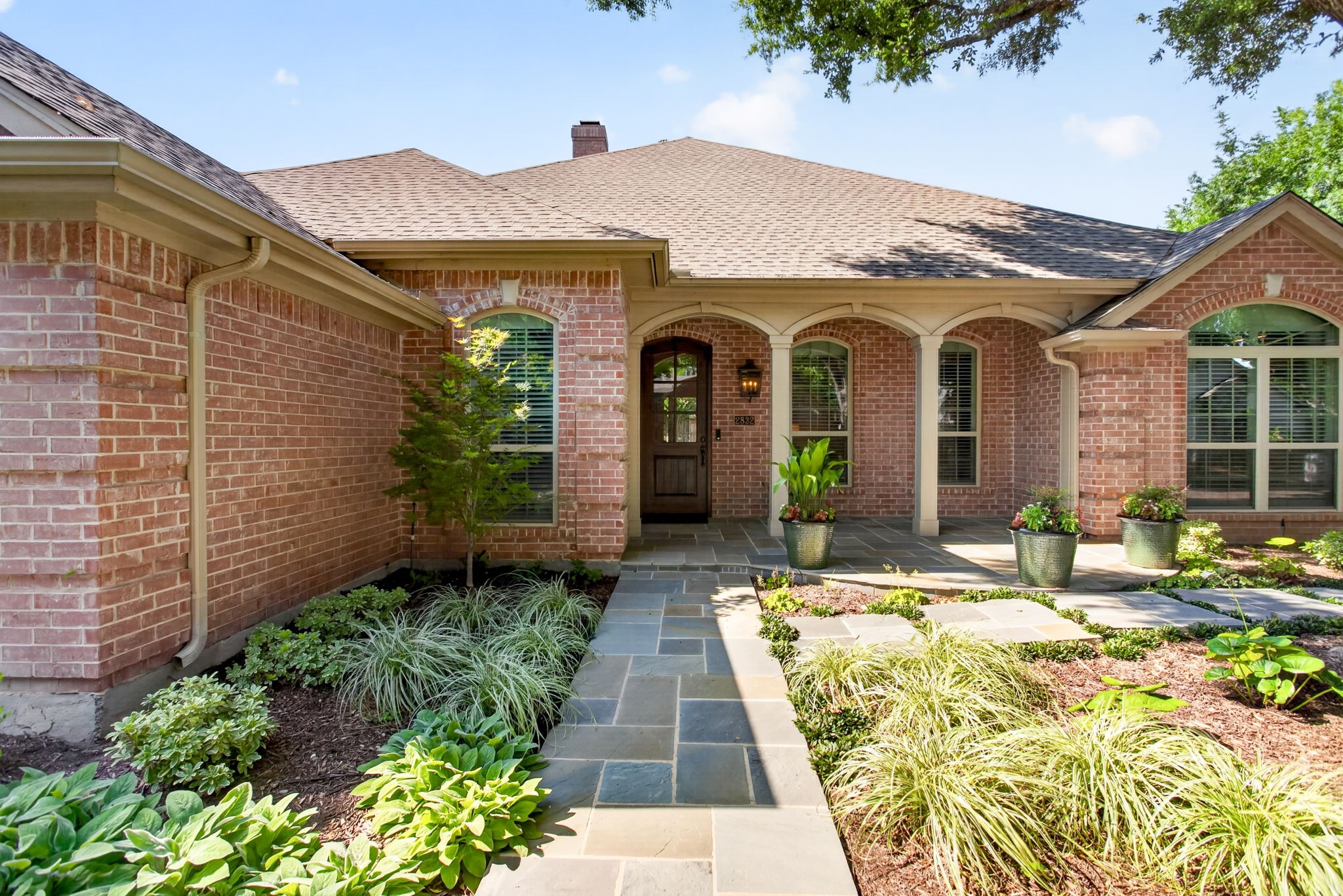 2832 Manorwood