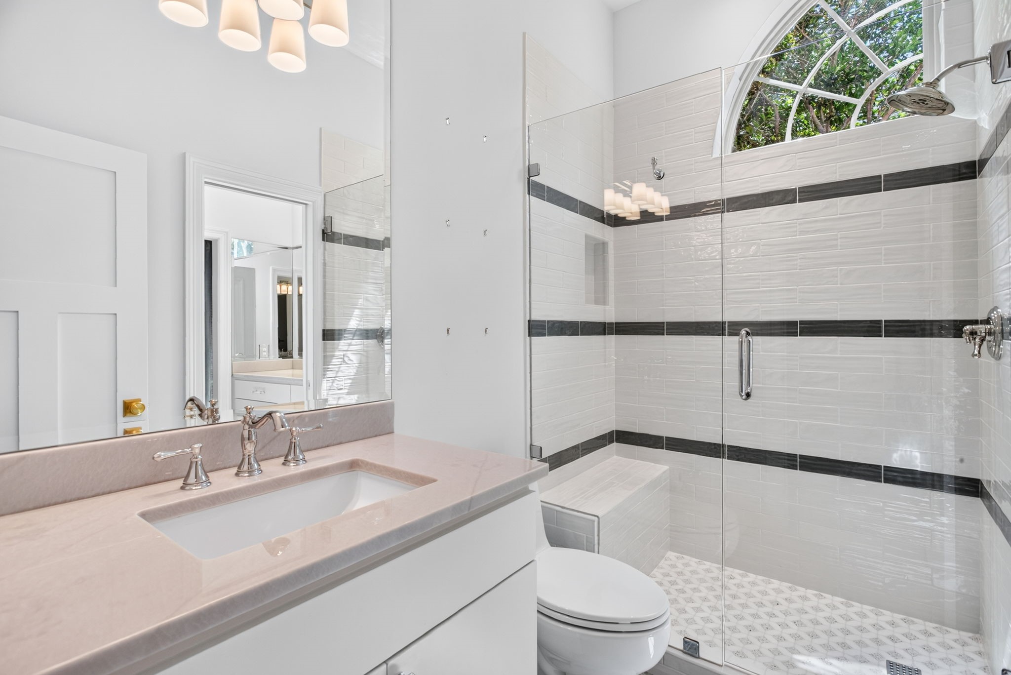 2832 Manorwood