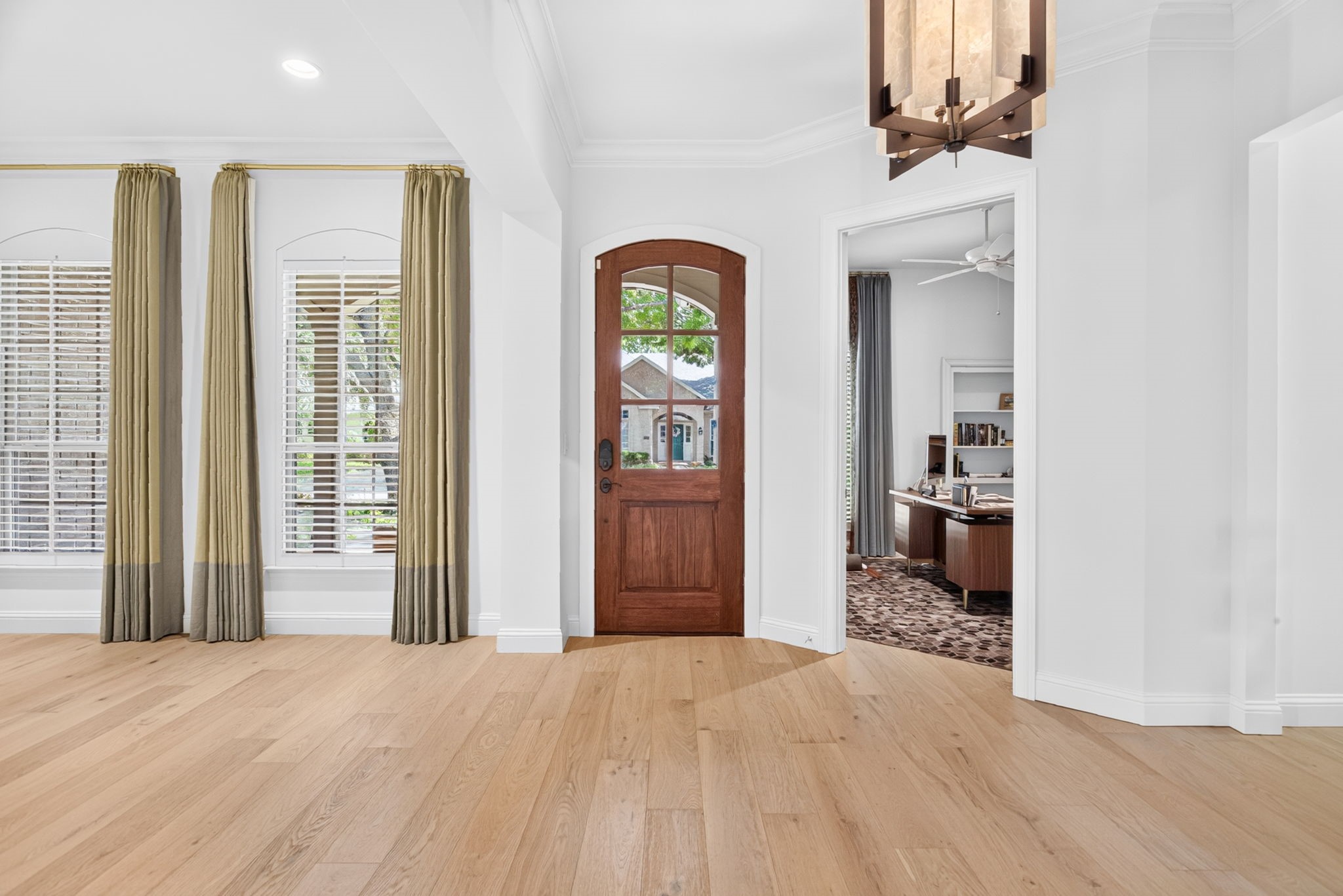 2832 Manorwood