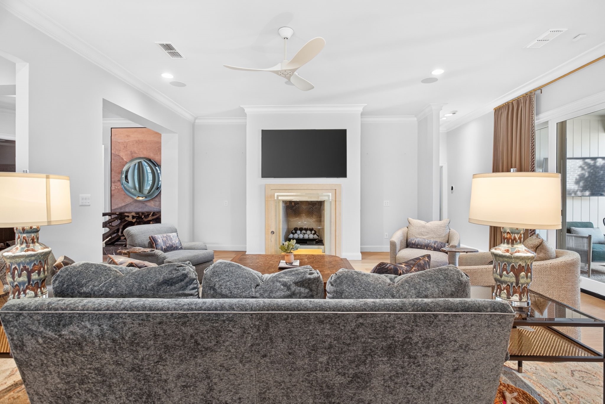 2832 Manorwood