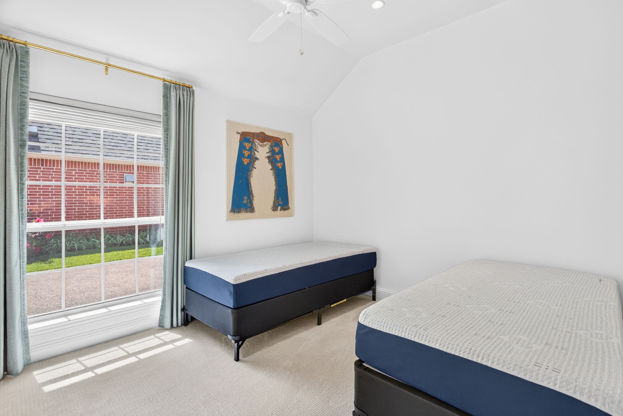 2832 Manorwood