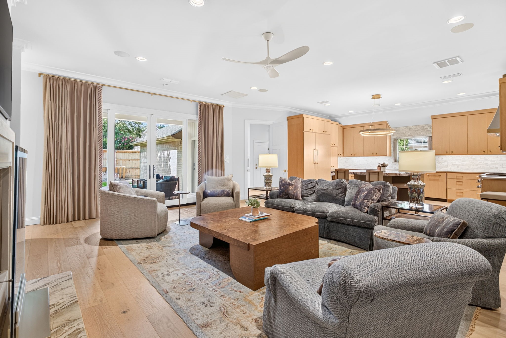 2832 Manorwood