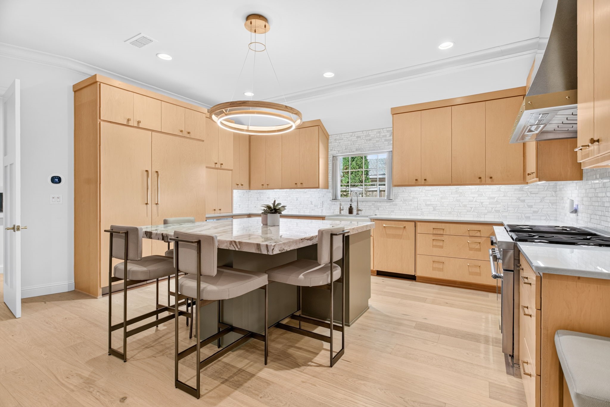 2832 Manorwood