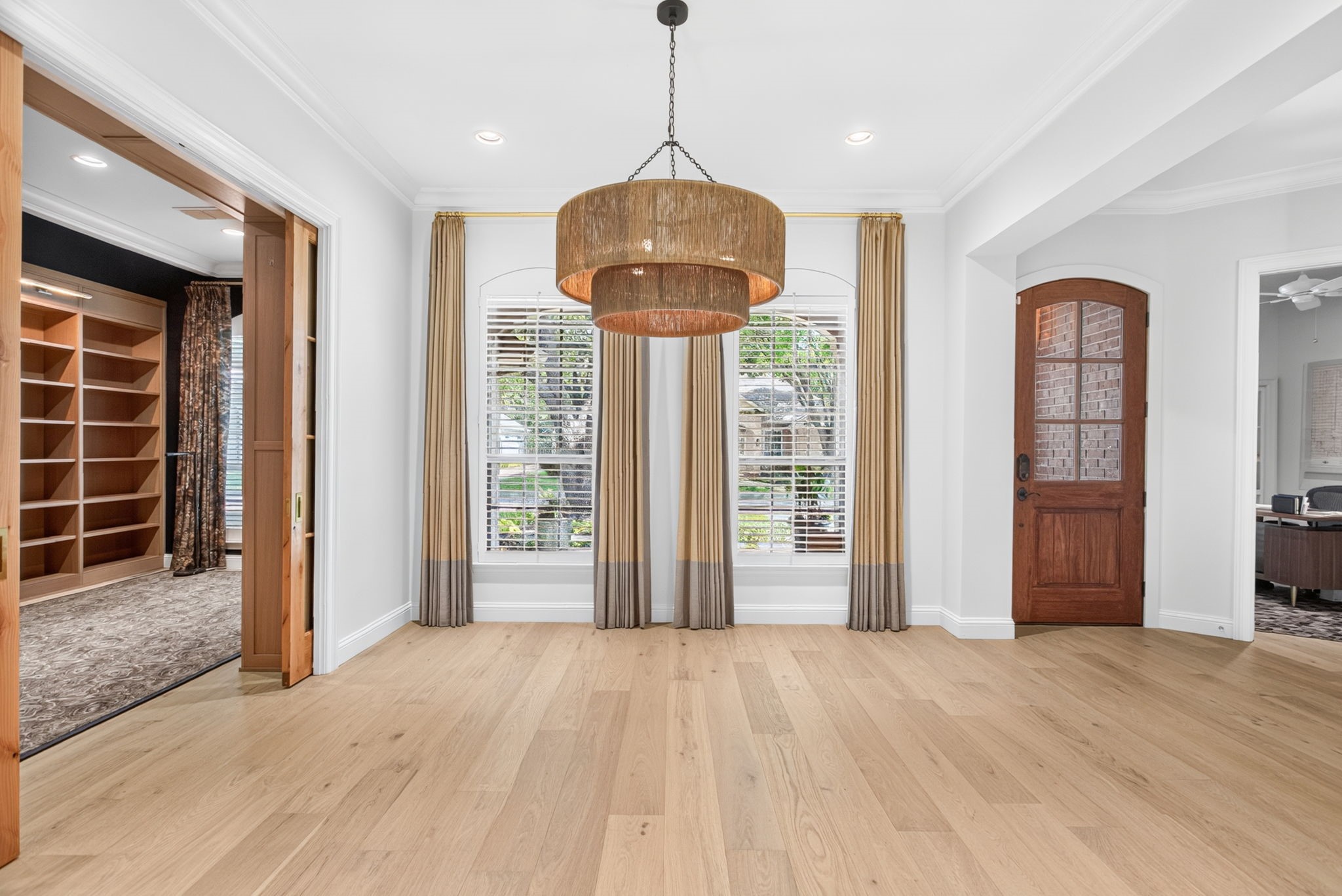 2832 Manorwood