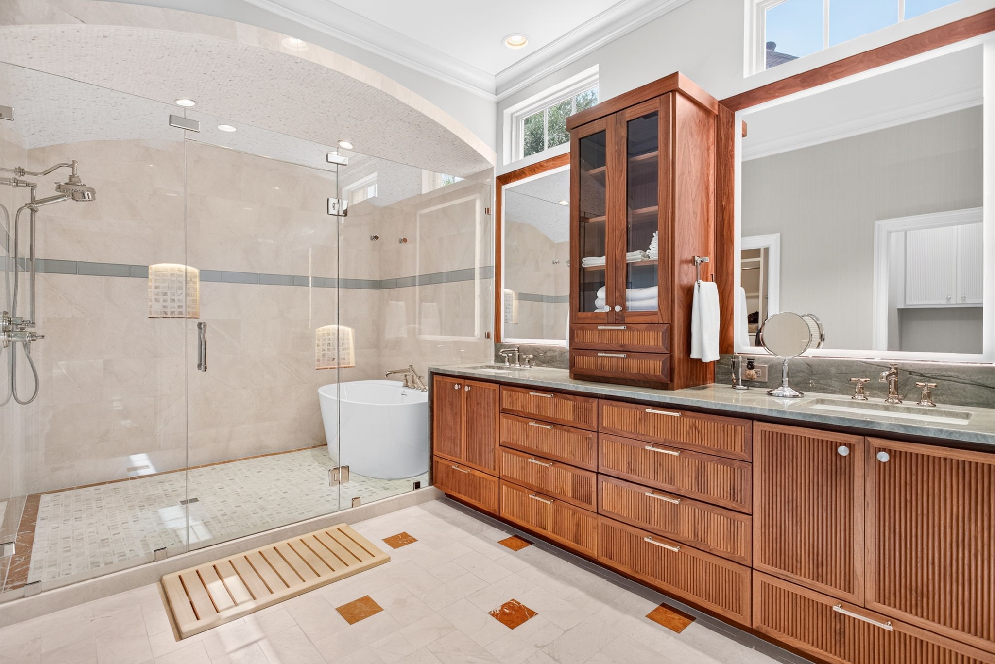 2832 Manorwood