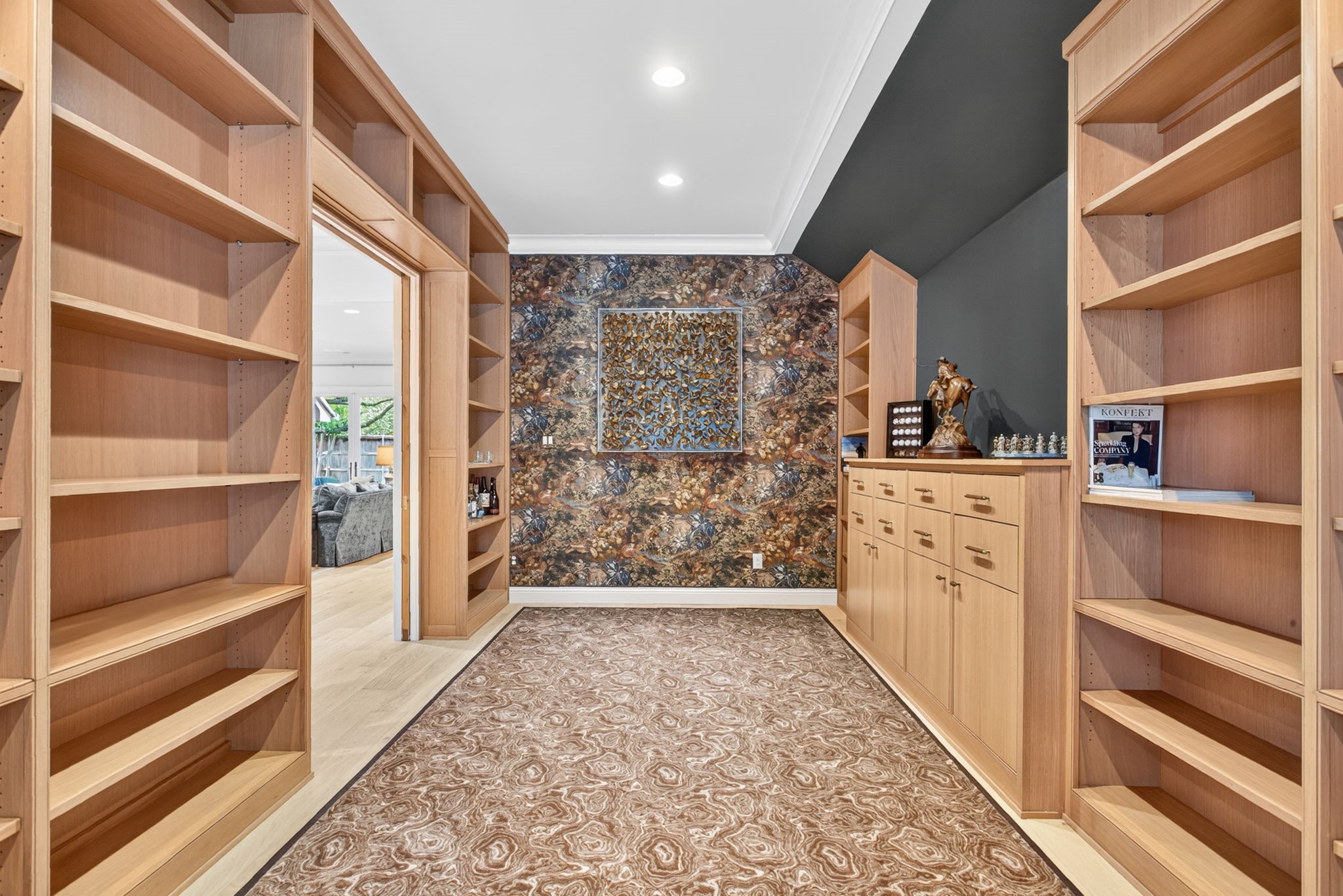 2832 Manorwood