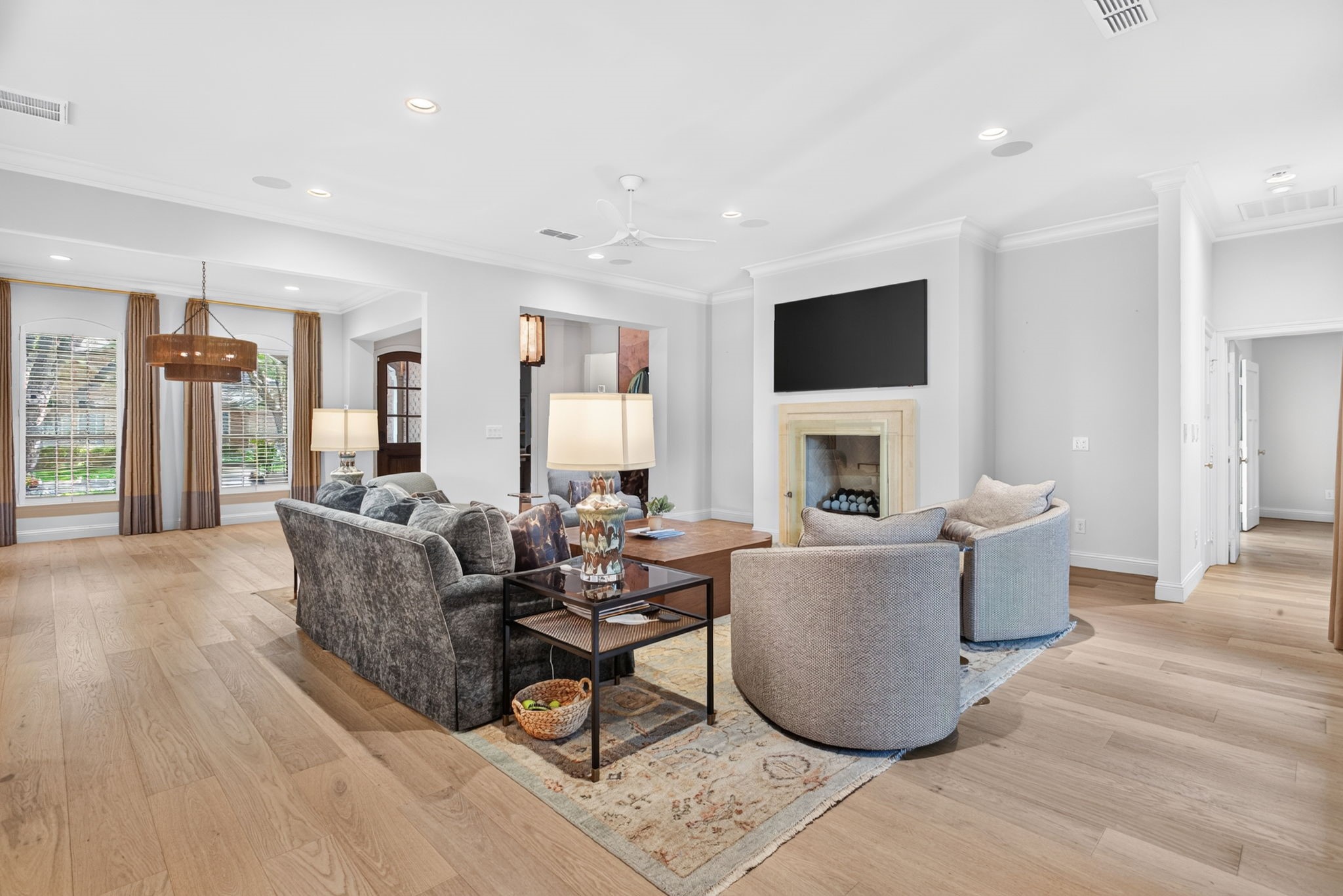 2832 Manorwood