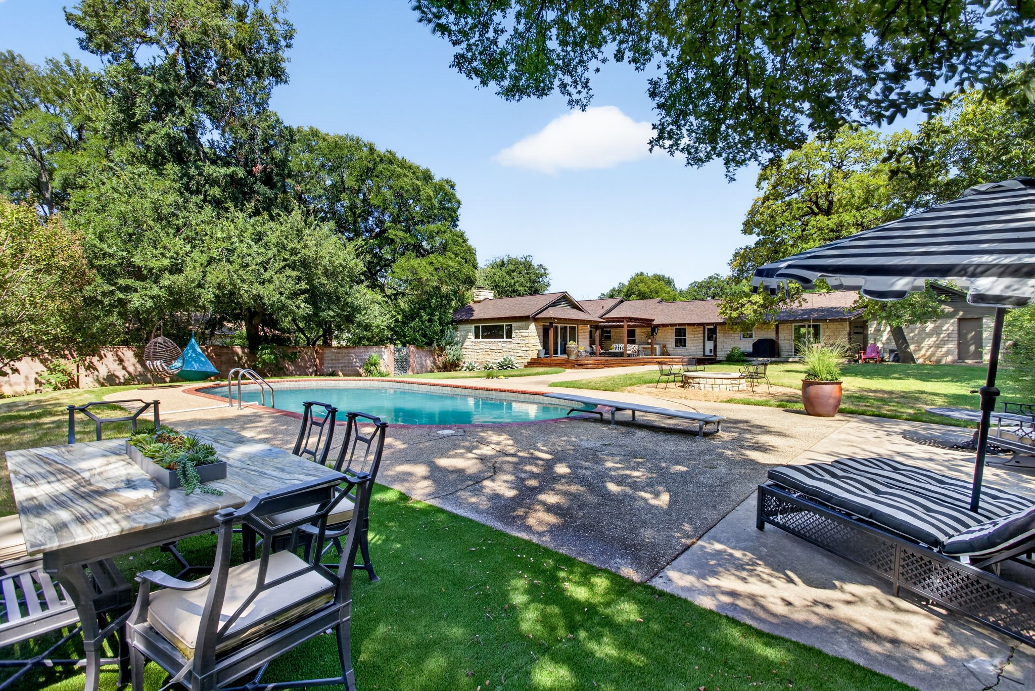 1709 Bluebonnet Drive