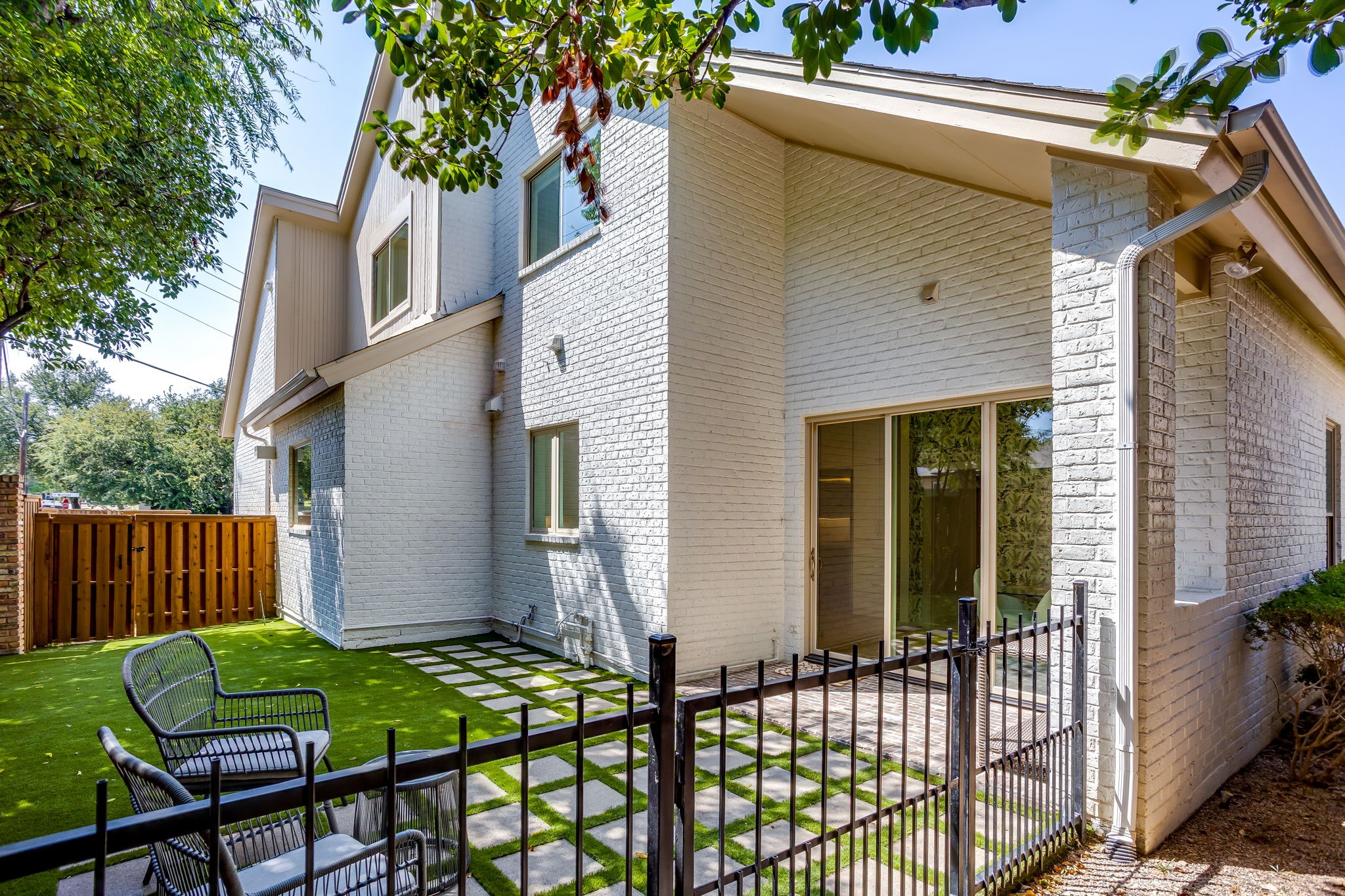 2144 Fountain Square Drive