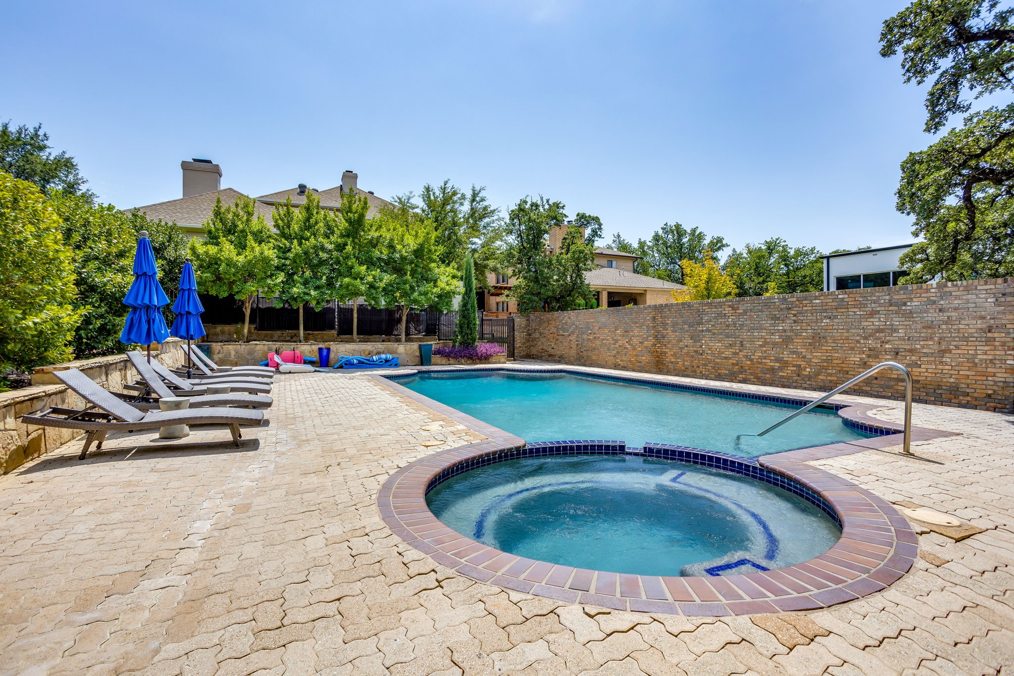 2144 Fountain Square Drive
