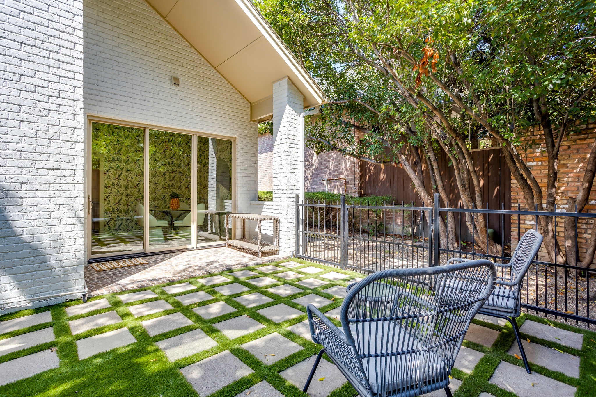 2144 Fountain Square Drive