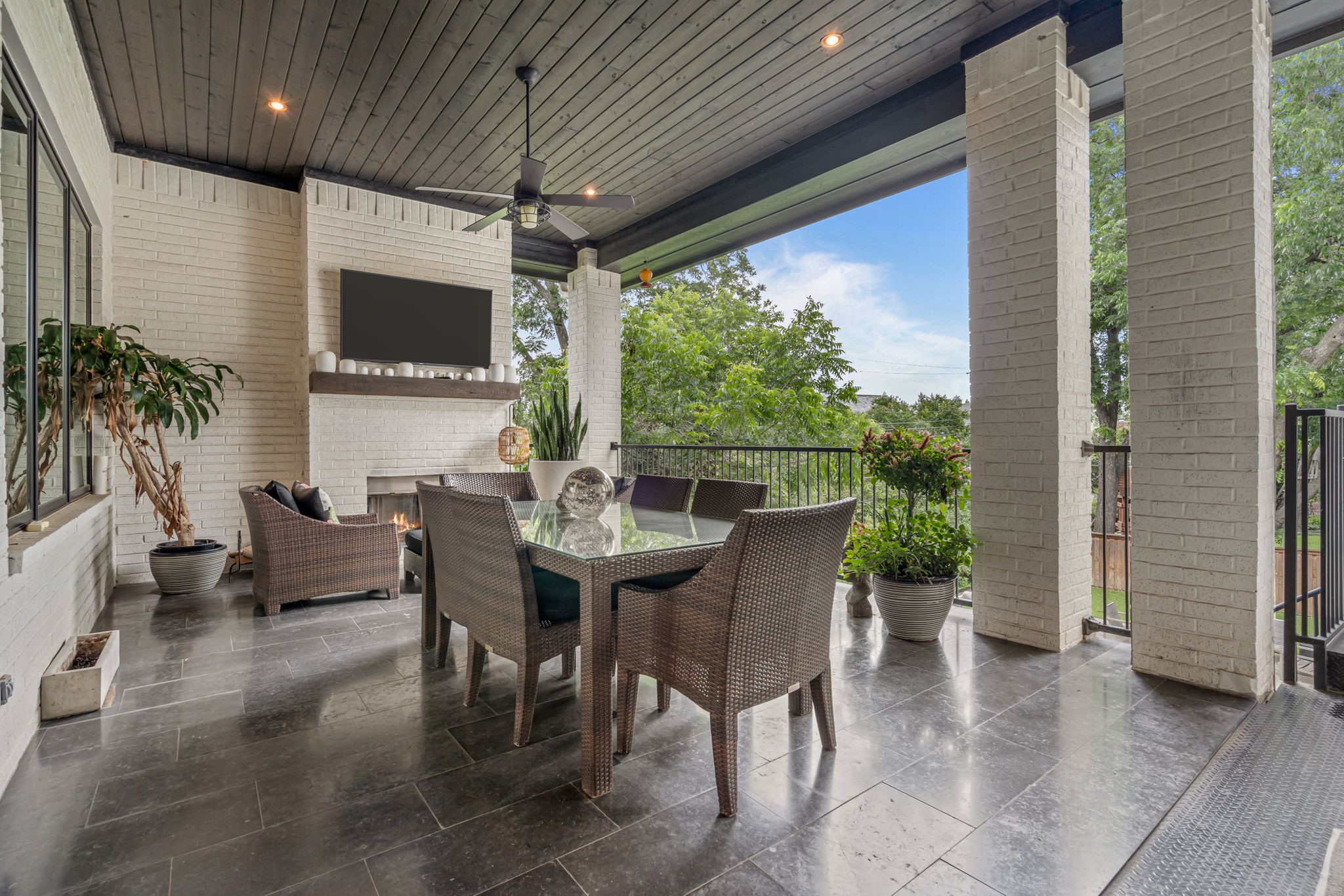 2413 Lofton Terrace