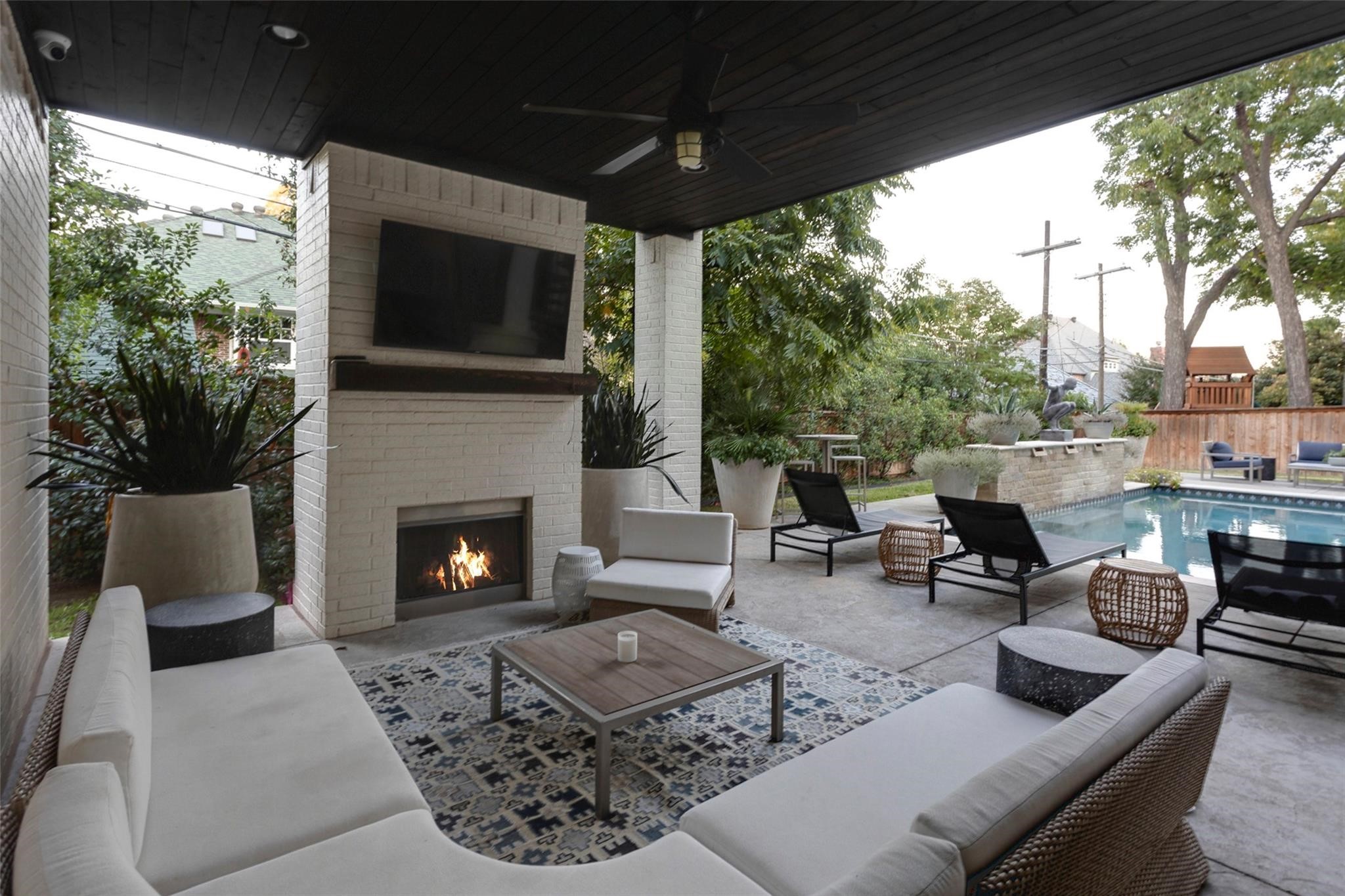 2413 Lofton Terrace