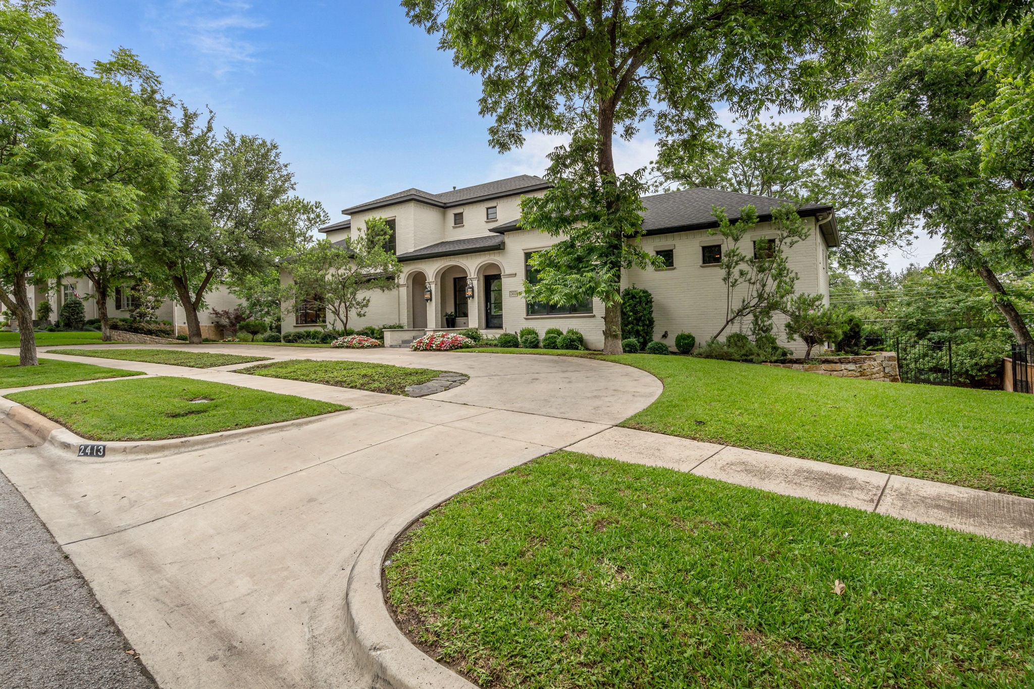 2413 Lofton Terrace