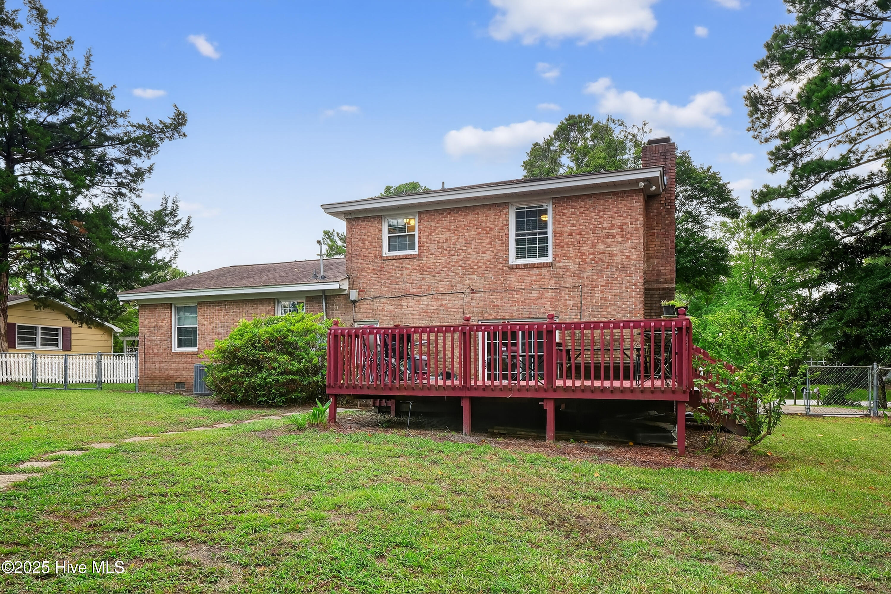 5005 Lord Byron Road