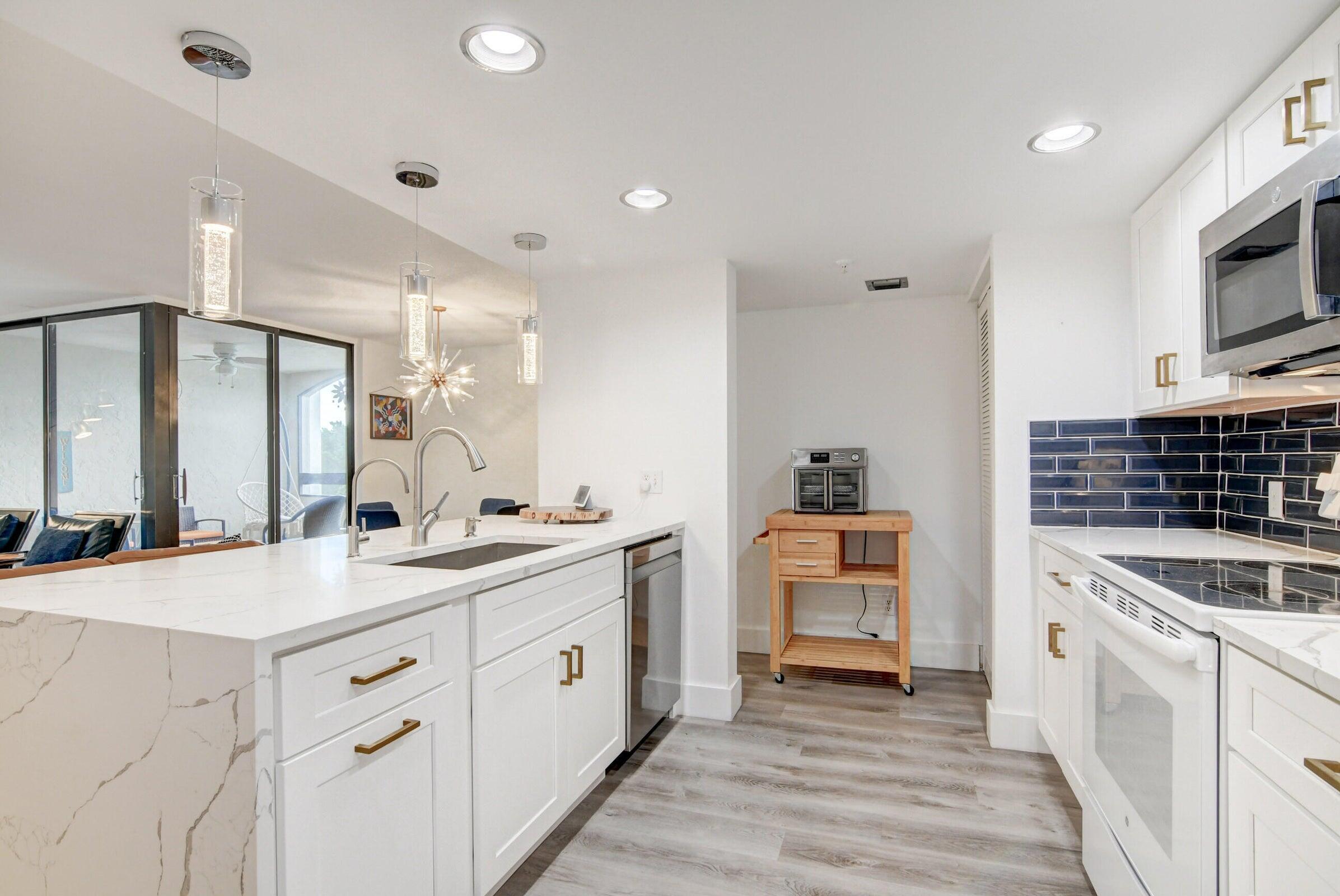1915 Lavers Circle E504