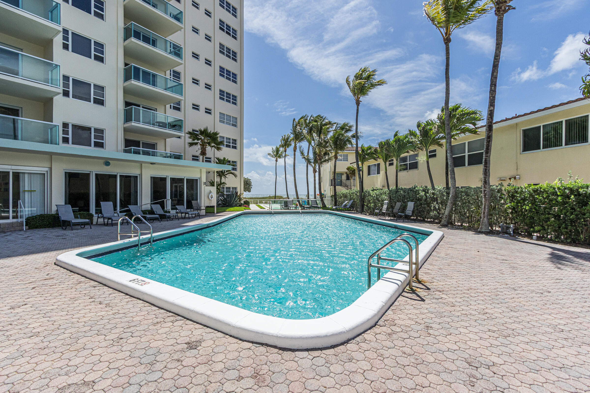 6000 N Ocean Boulevard 7b, Lauderdale-By-The-Sea Unit: 7b