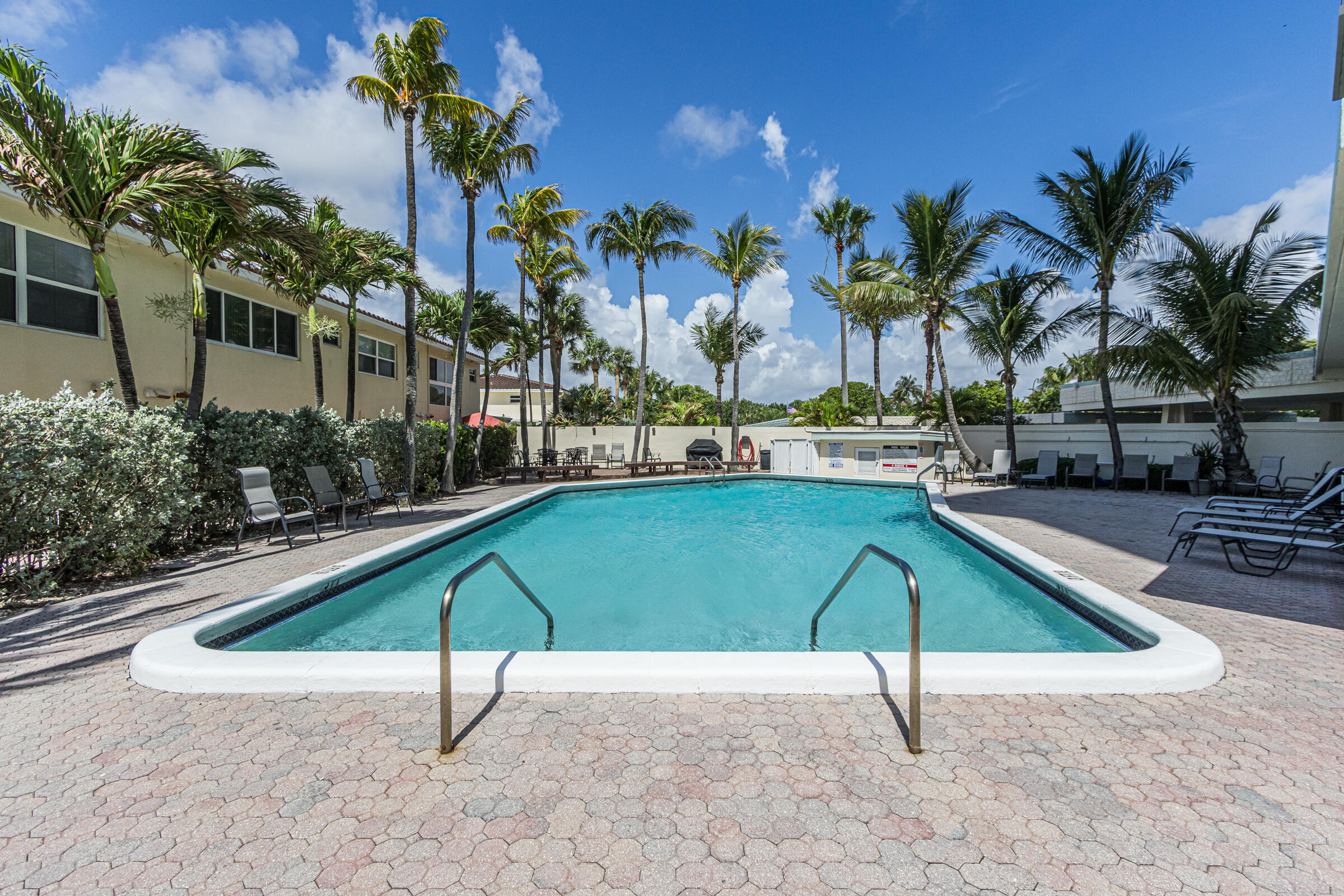 6000 N Ocean Boulevard 7b, Lauderdale-By-The-Sea Unit: 7b
