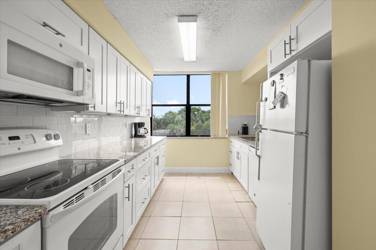 2255 Lindell Boulevard 4401