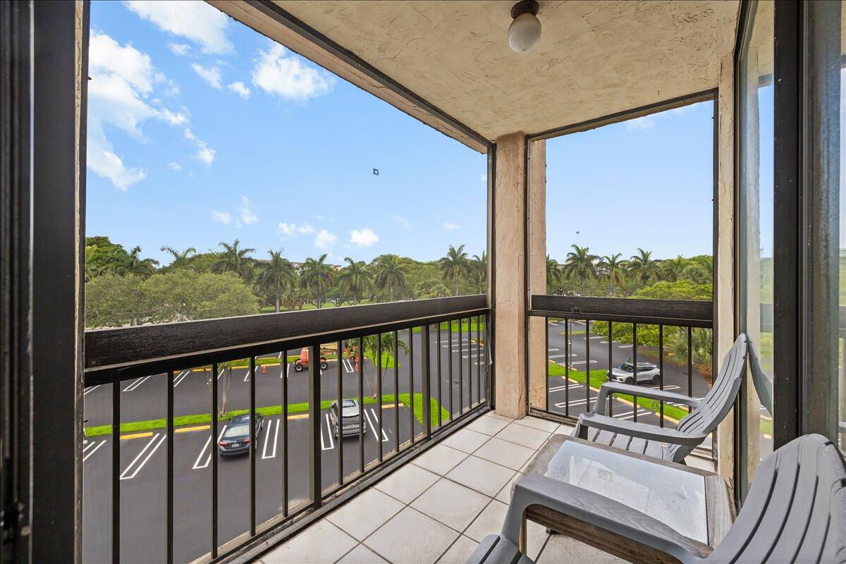 2255 Lindell Boulevard 4401
