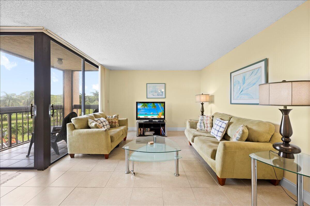 2255 Lindell Boulevard 4401