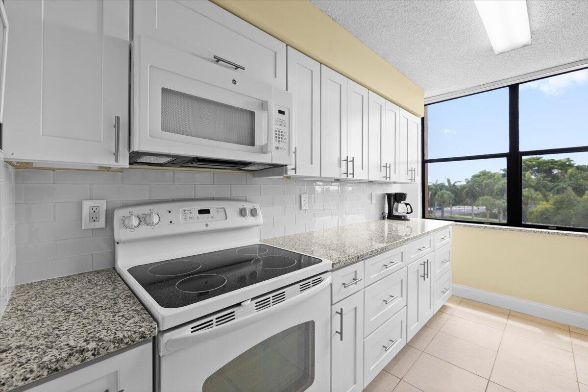 2255 Lindell Boulevard 4401