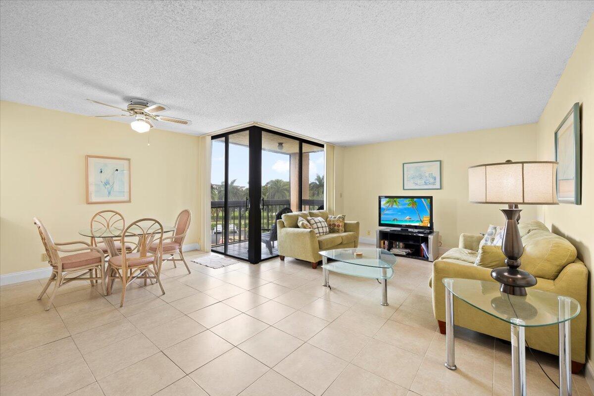 2255 Lindell Boulevard 4401