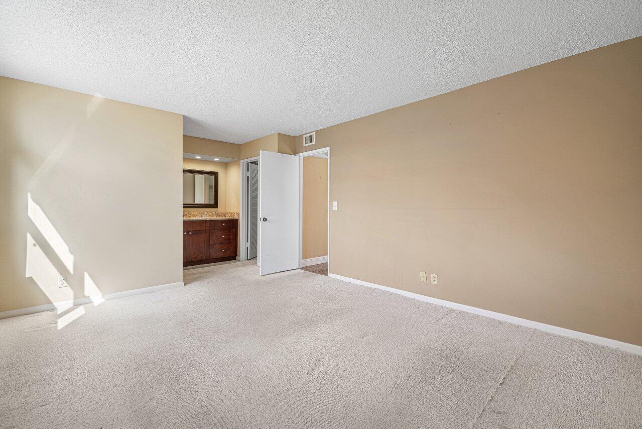 950 Egret Circle 5202