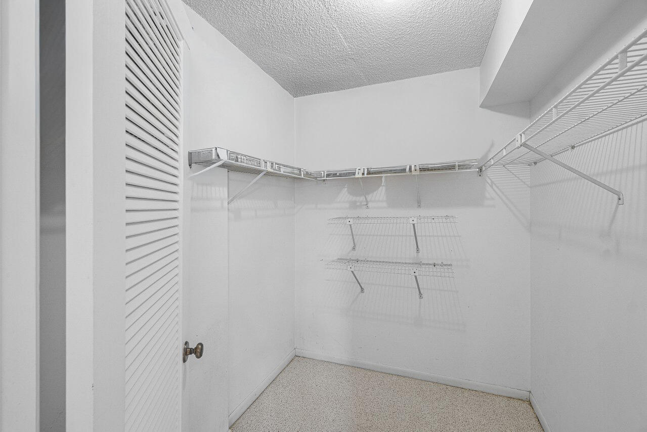 950 Egret Circle 5202