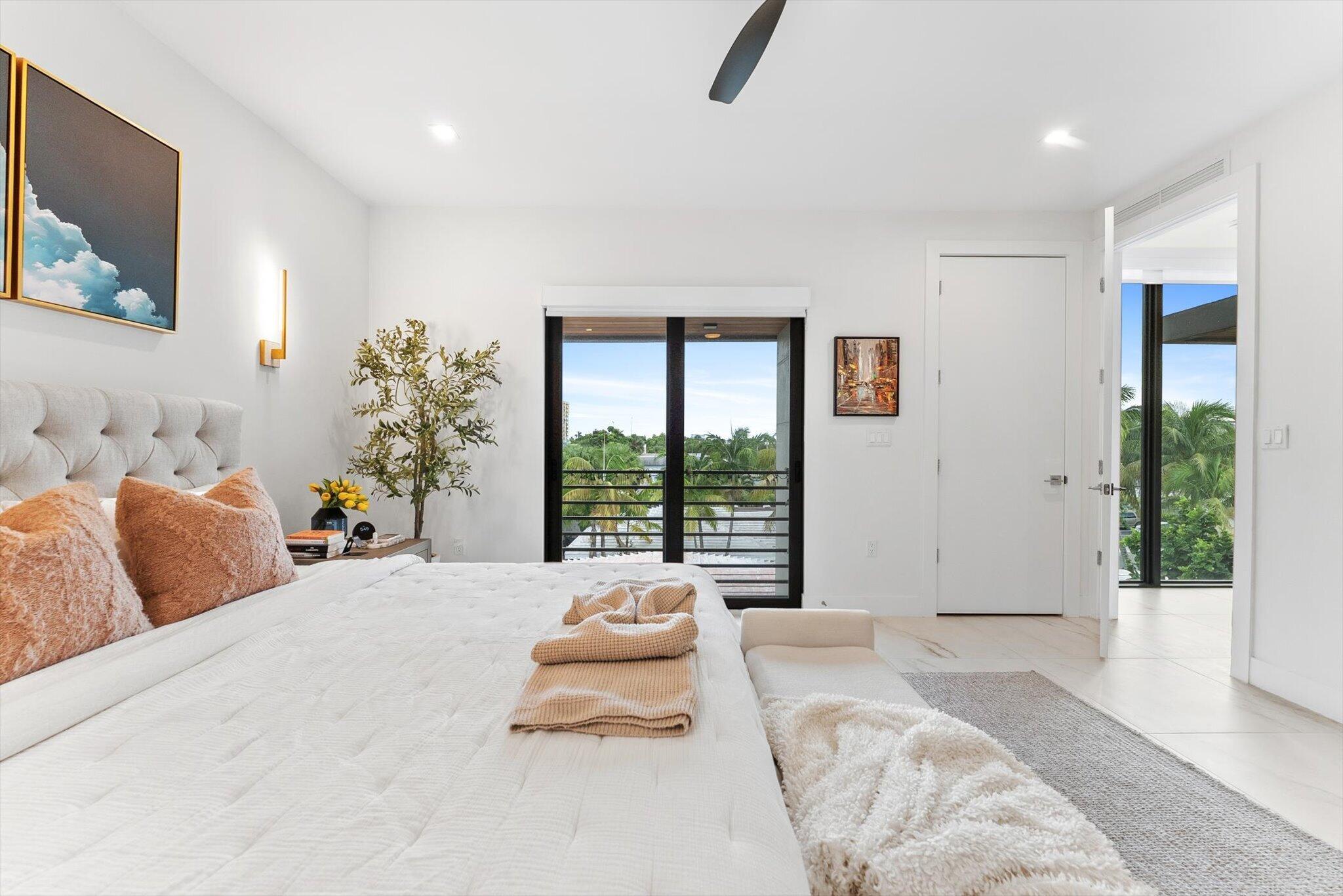 1048 N Victoria Park Road