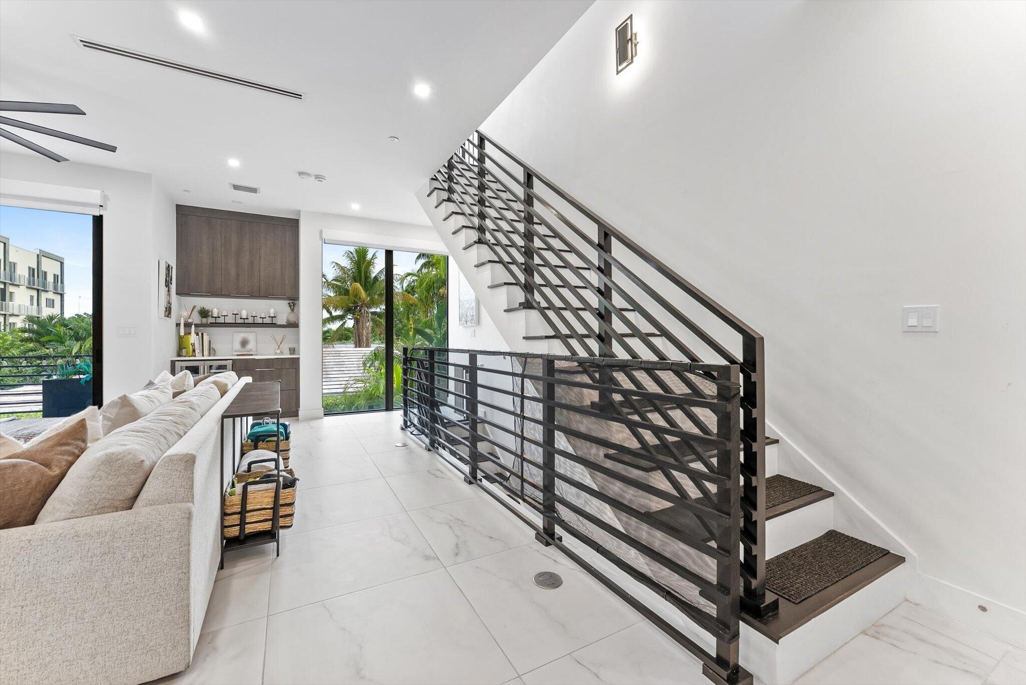 1048 N Victoria Park Road