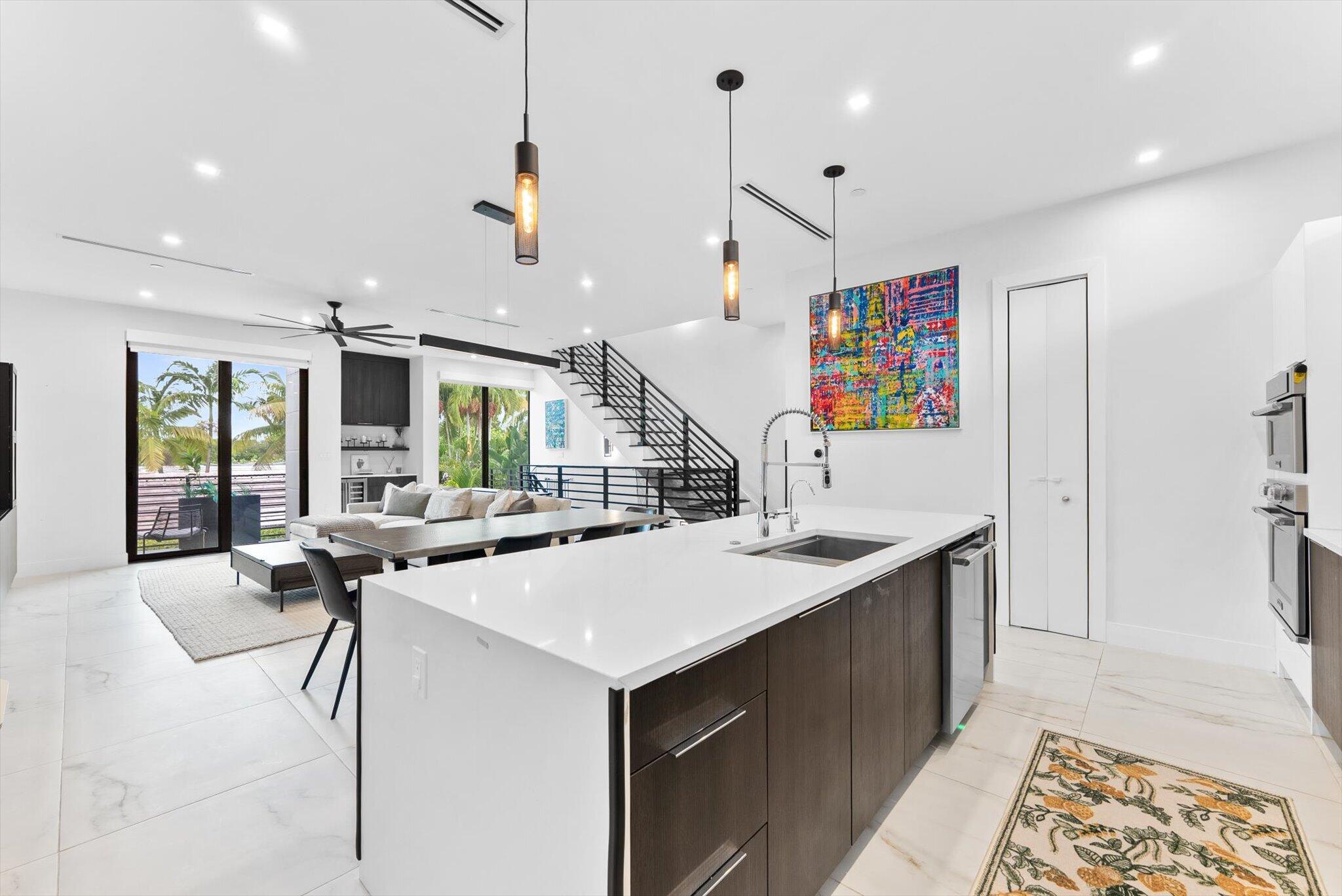 1048 N Victoria Park Road