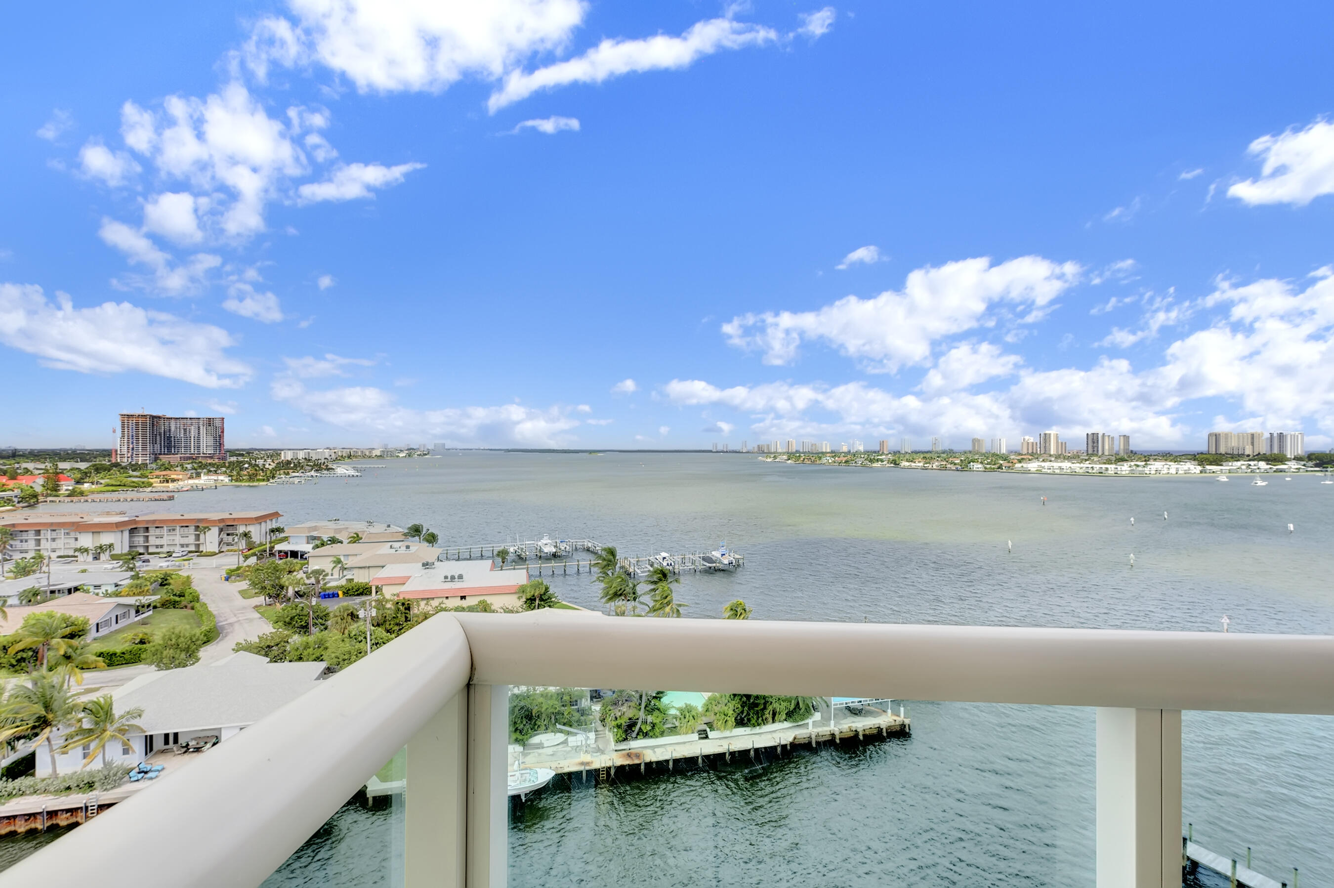 2650 Lake Shore Drive 1003