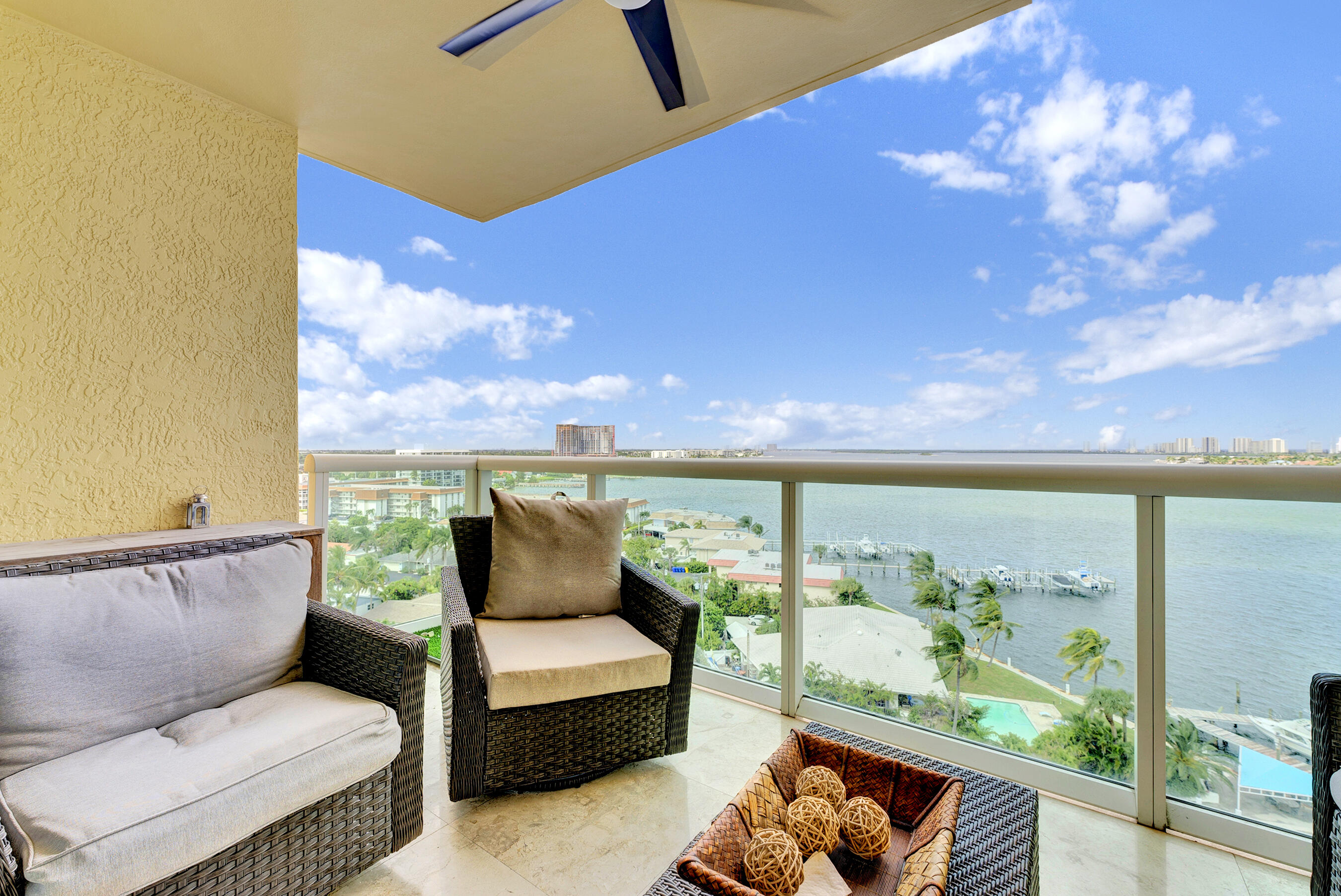 2650 Lake Shore Drive 1003