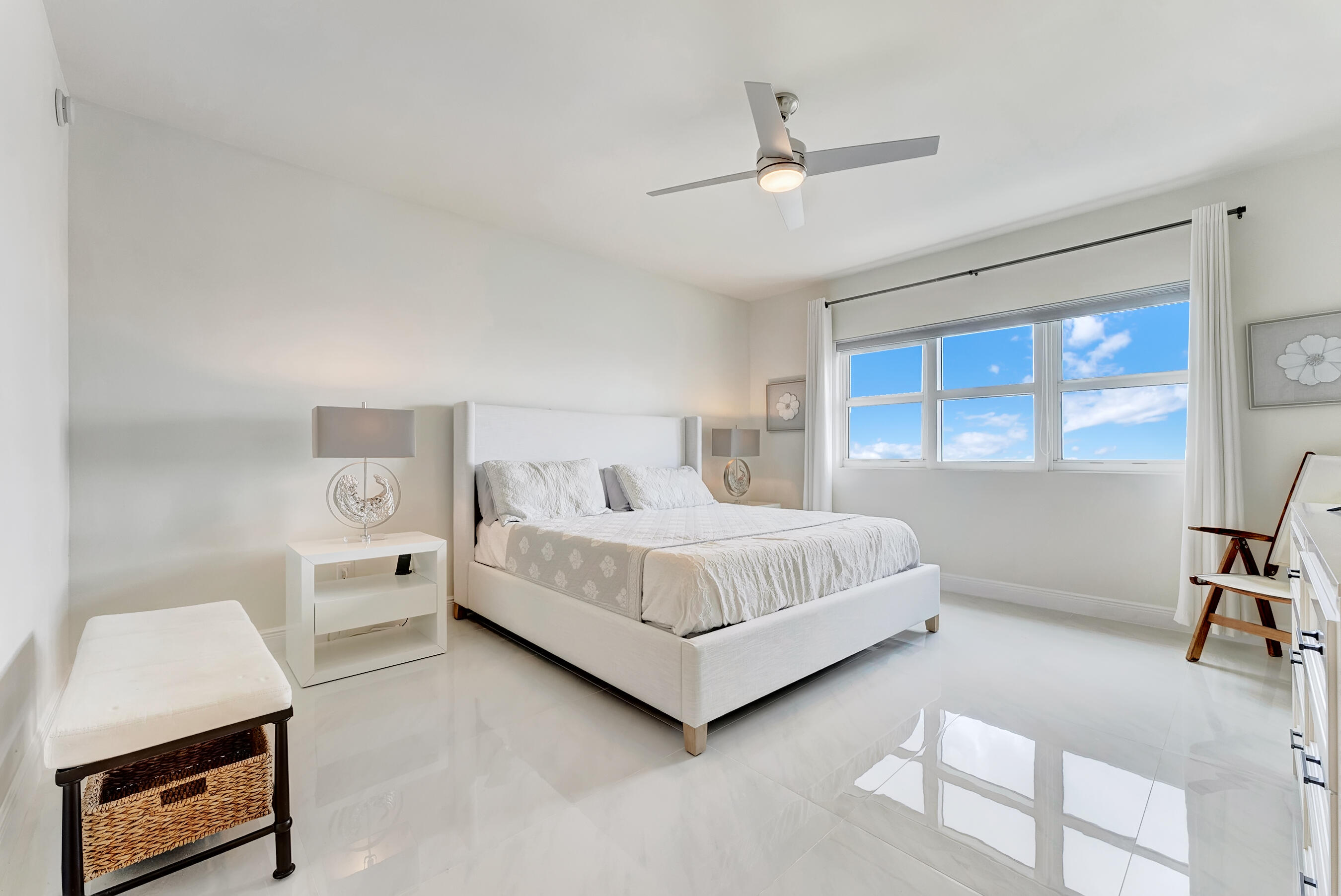 2650 Lake Shore Drive 1003