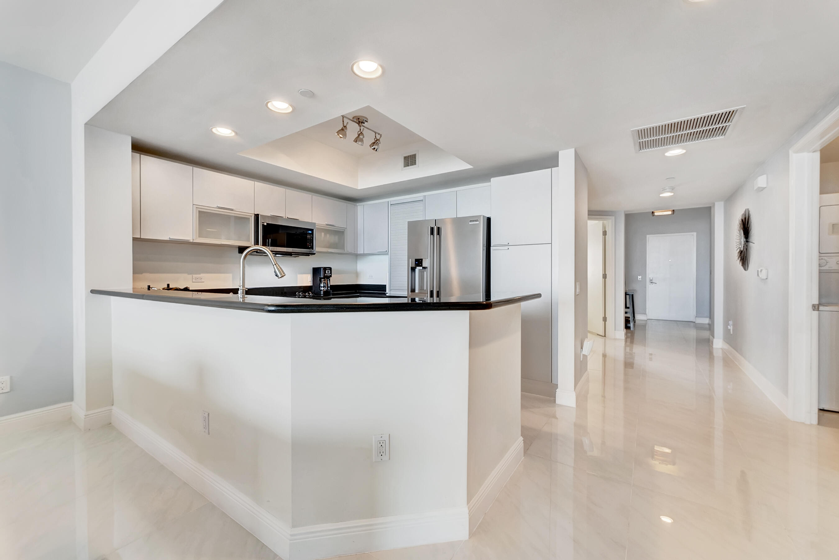 2650 Lake Shore Drive 1003