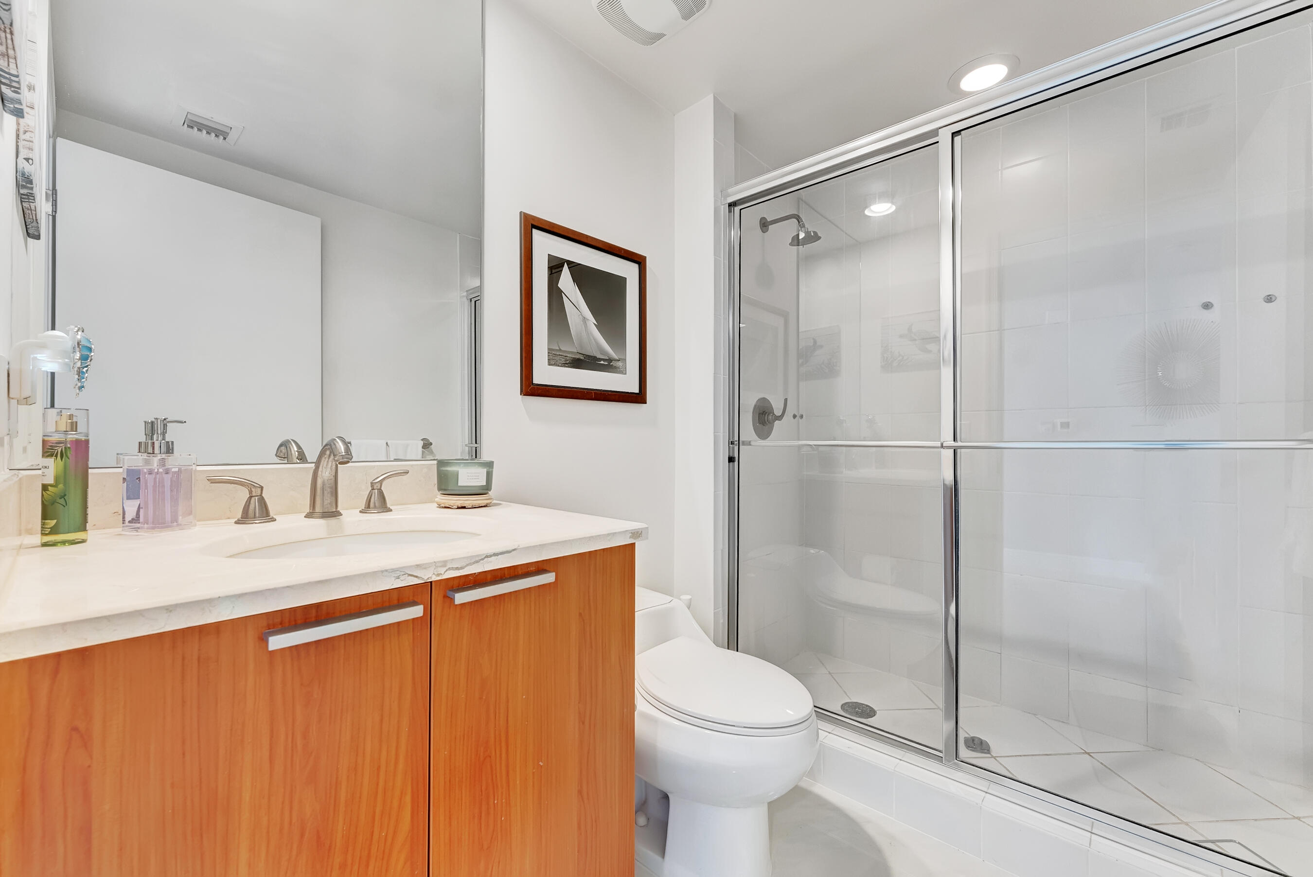 2650 Lake Shore Drive 1003