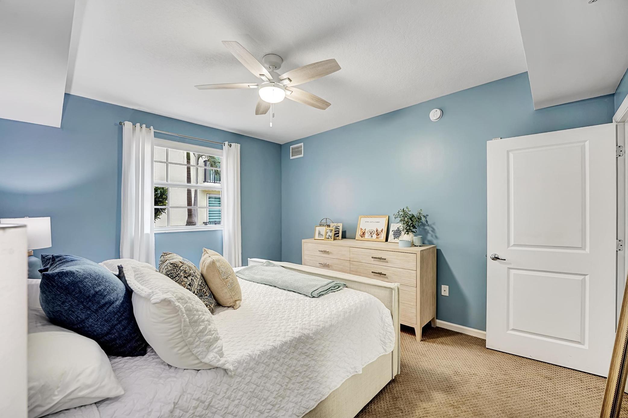 225 NE 1st Street 205