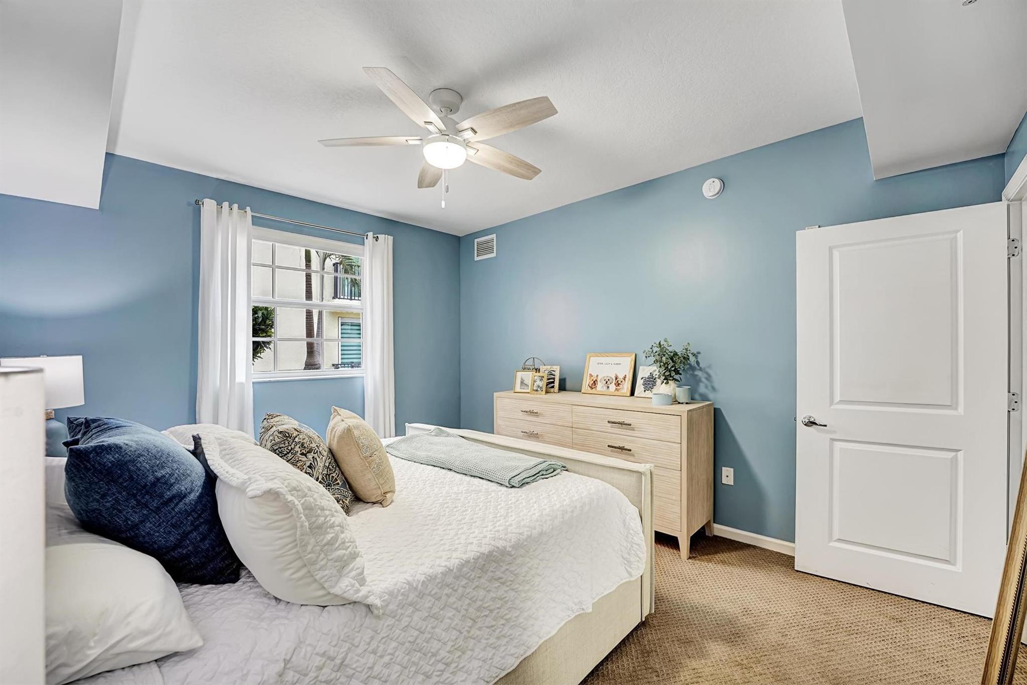 225 NE 1st Street 205