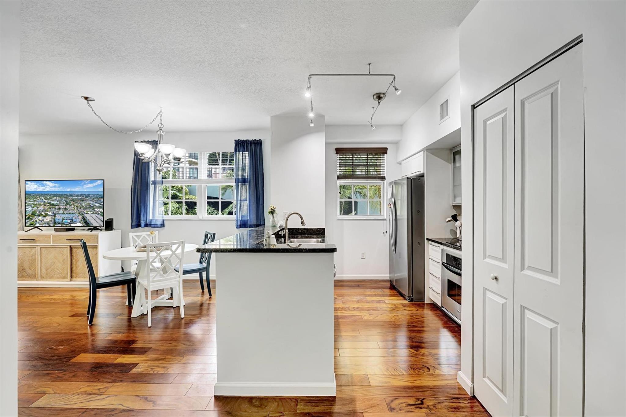 225 NE 1st Street 205