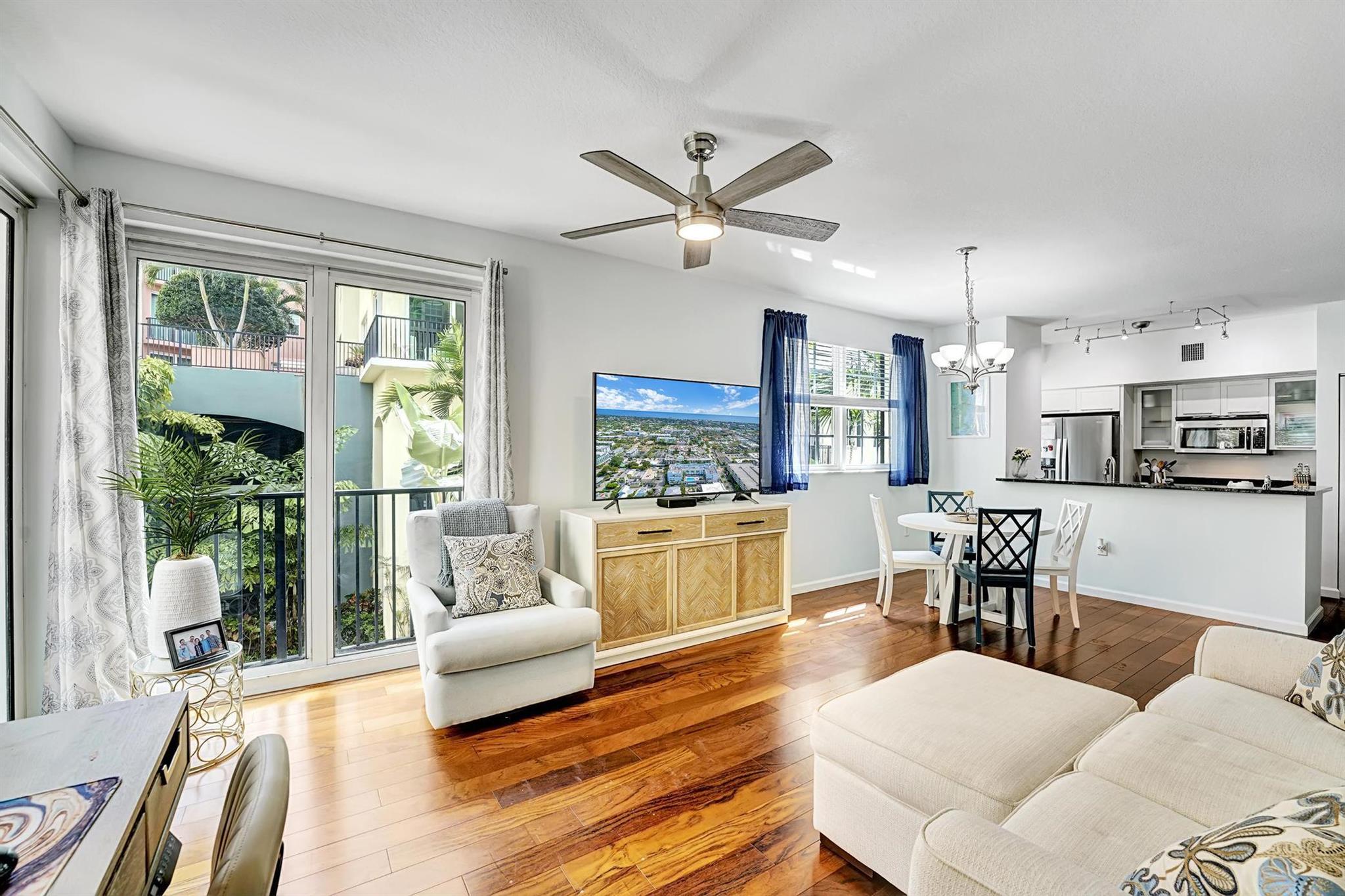 225 NE 1st Street 205