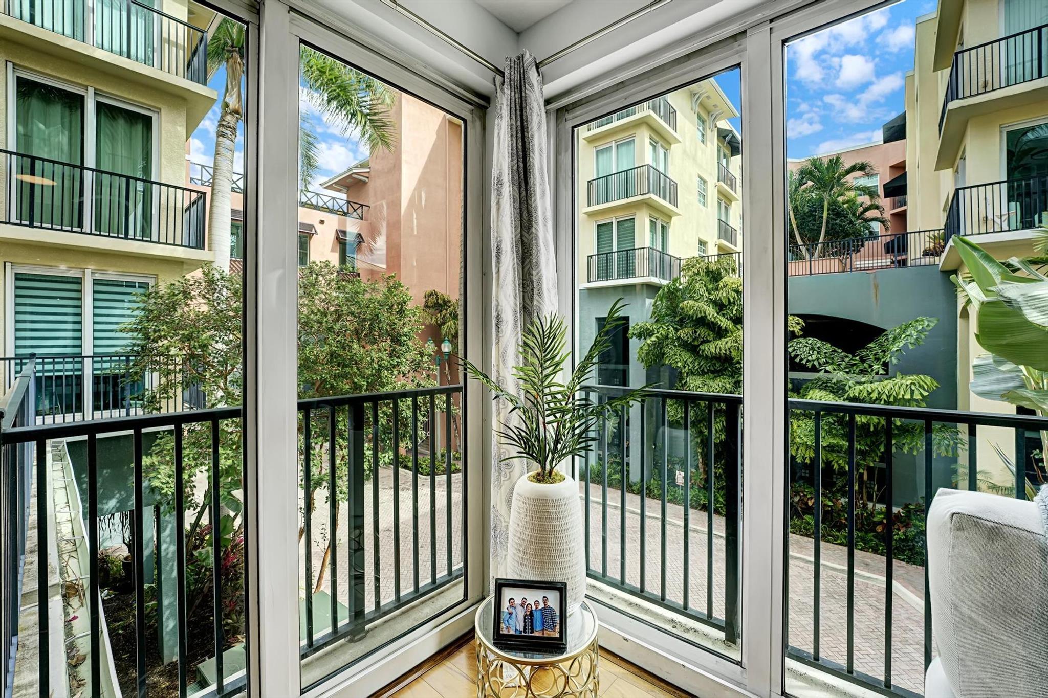 225 NE 1st Street 205