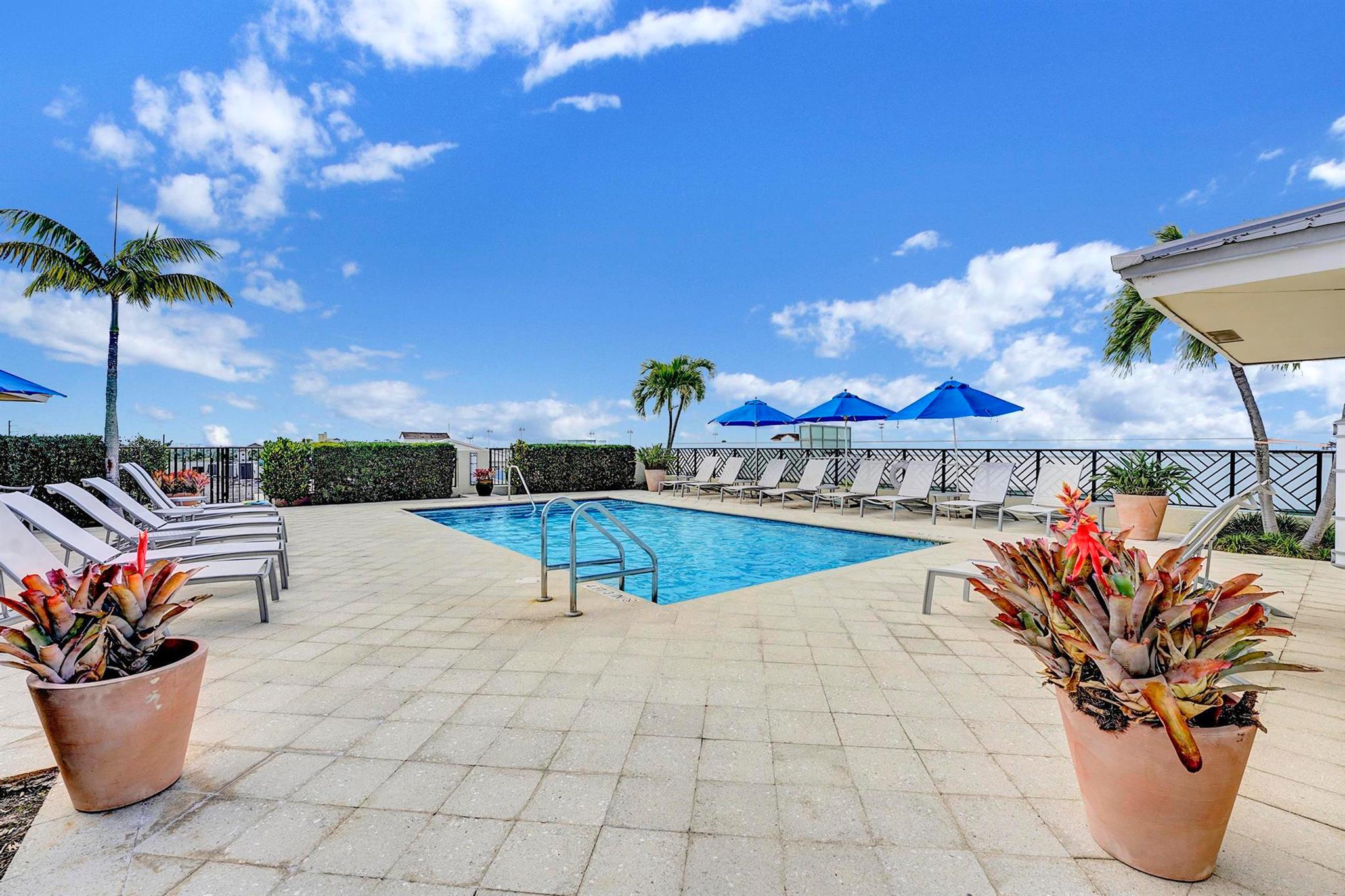 225 NE 1st Street 205