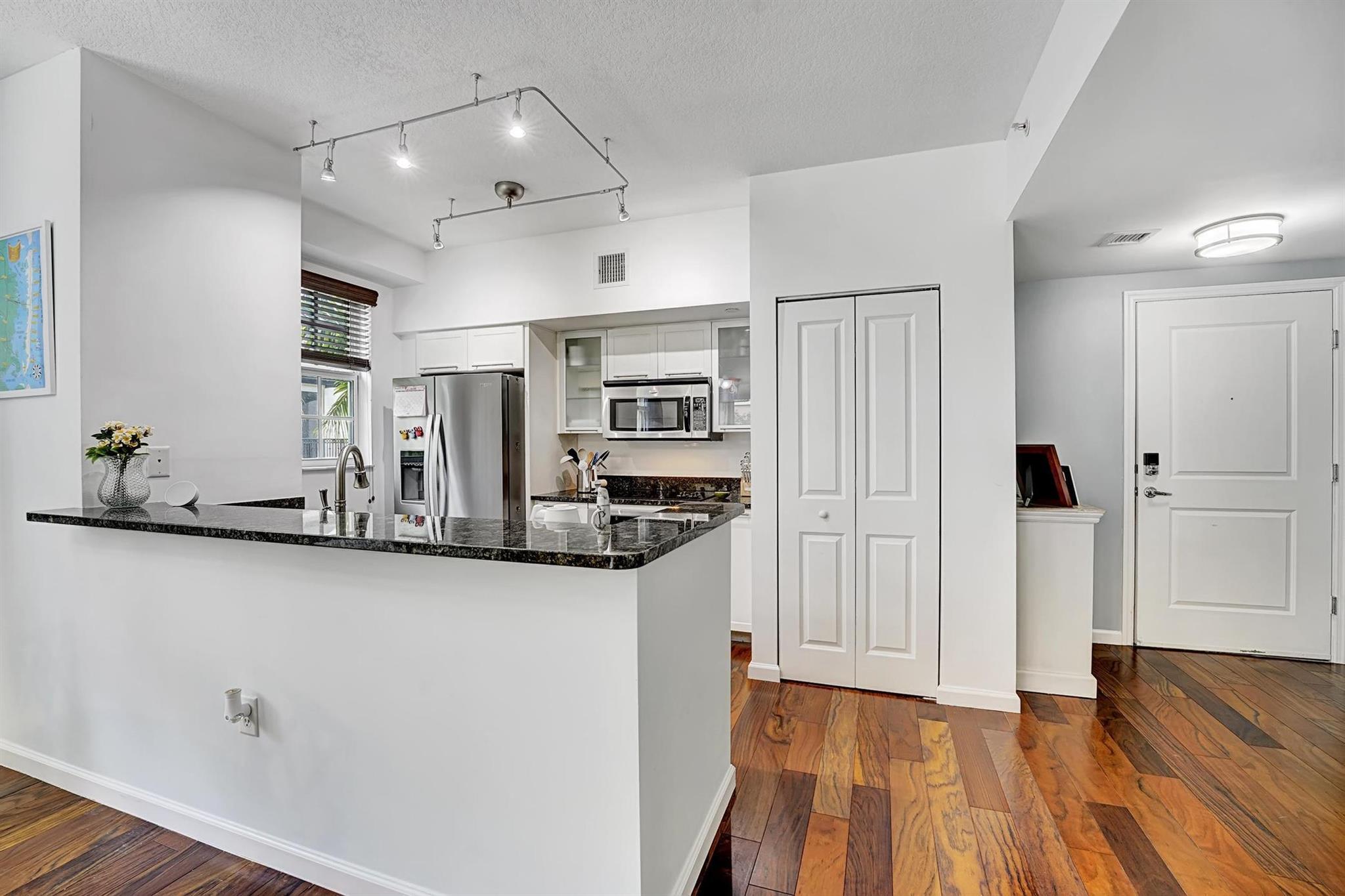 225 NE 1st Street 205