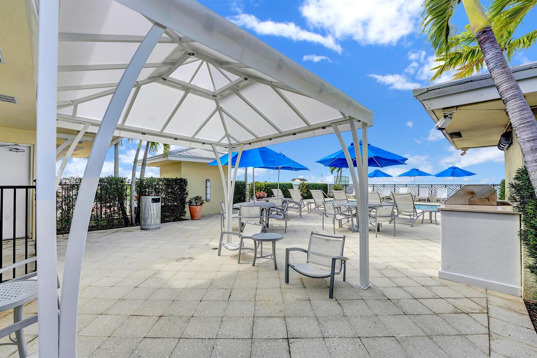 225 NE 1st Street 205