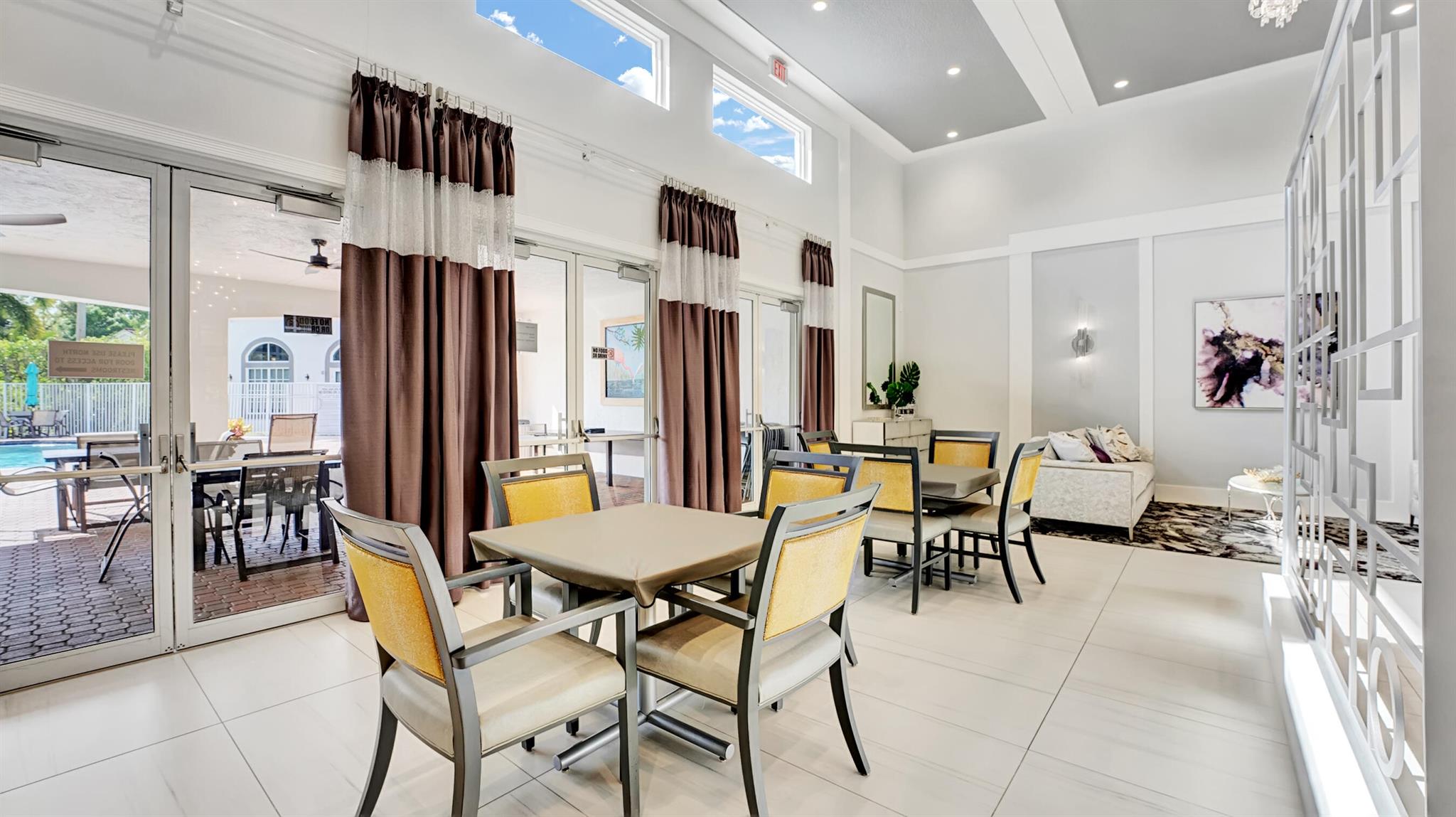 10026 Diamond Lake Drive