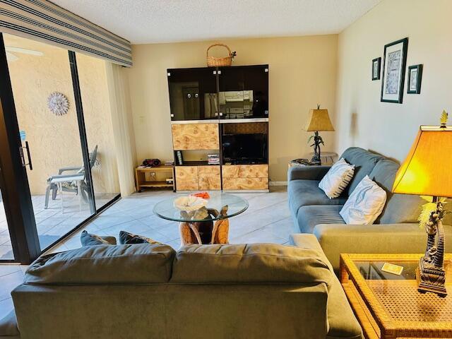 2455 Lindell Boulevard 3103